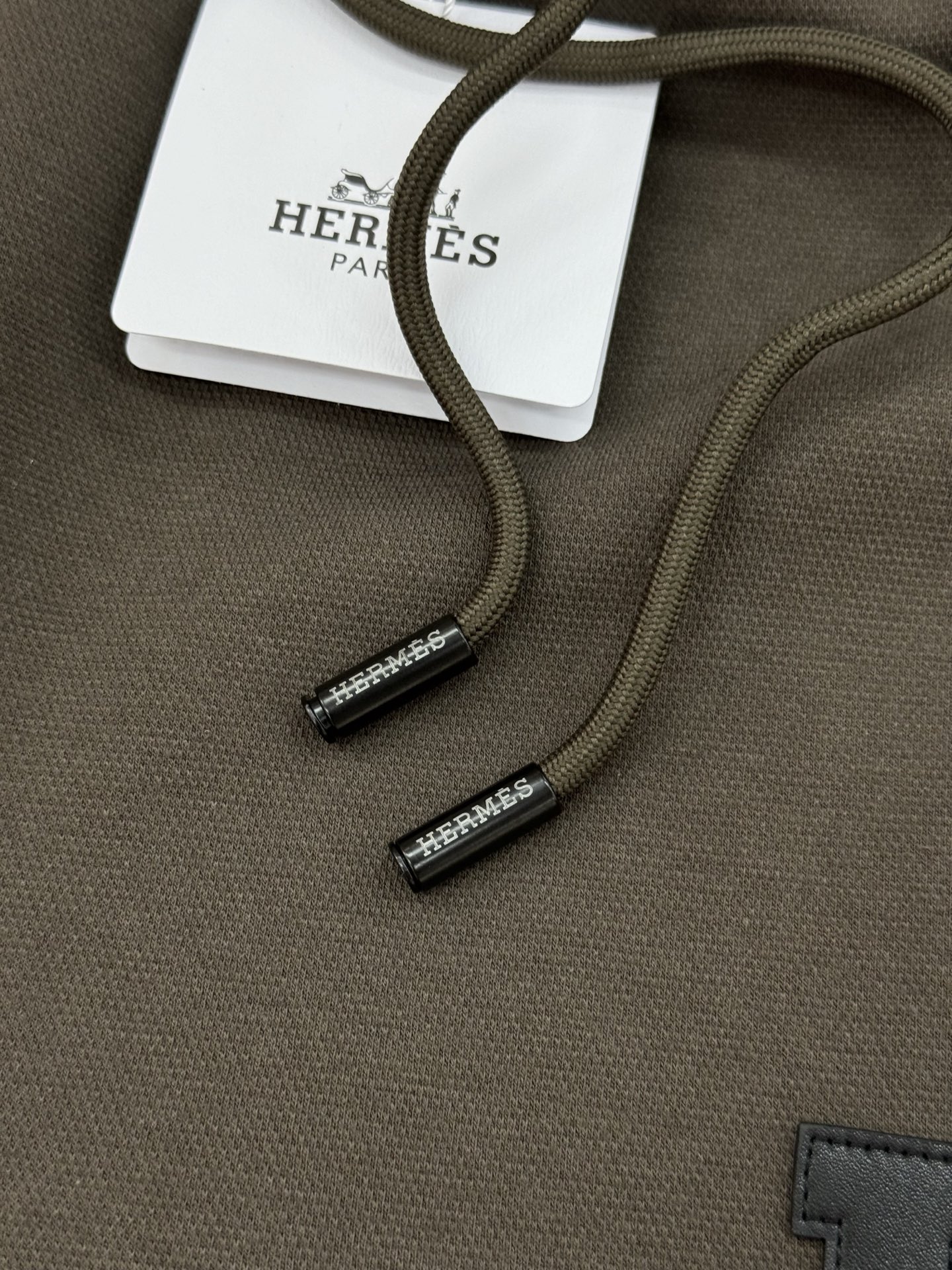 HERMES 25s Casual Tencel Set: Unisex Sportswear with H Leather Logo 5 i1755845199205 8036 0 6