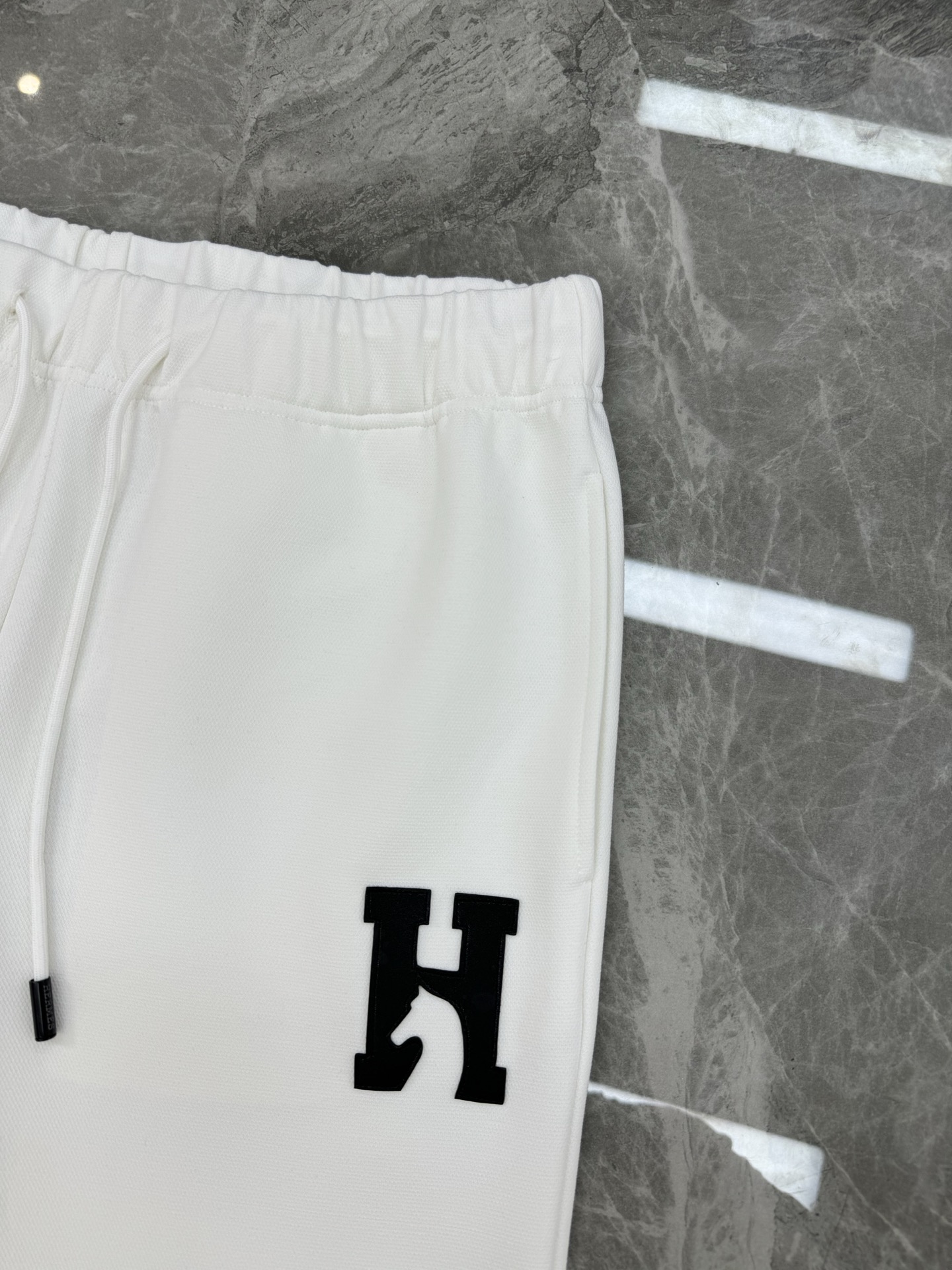 HERMES 25S New Casual Tencel Suit: Unisex Sportswear with H Leather Logo 4 i1755845246507 2089 0 5