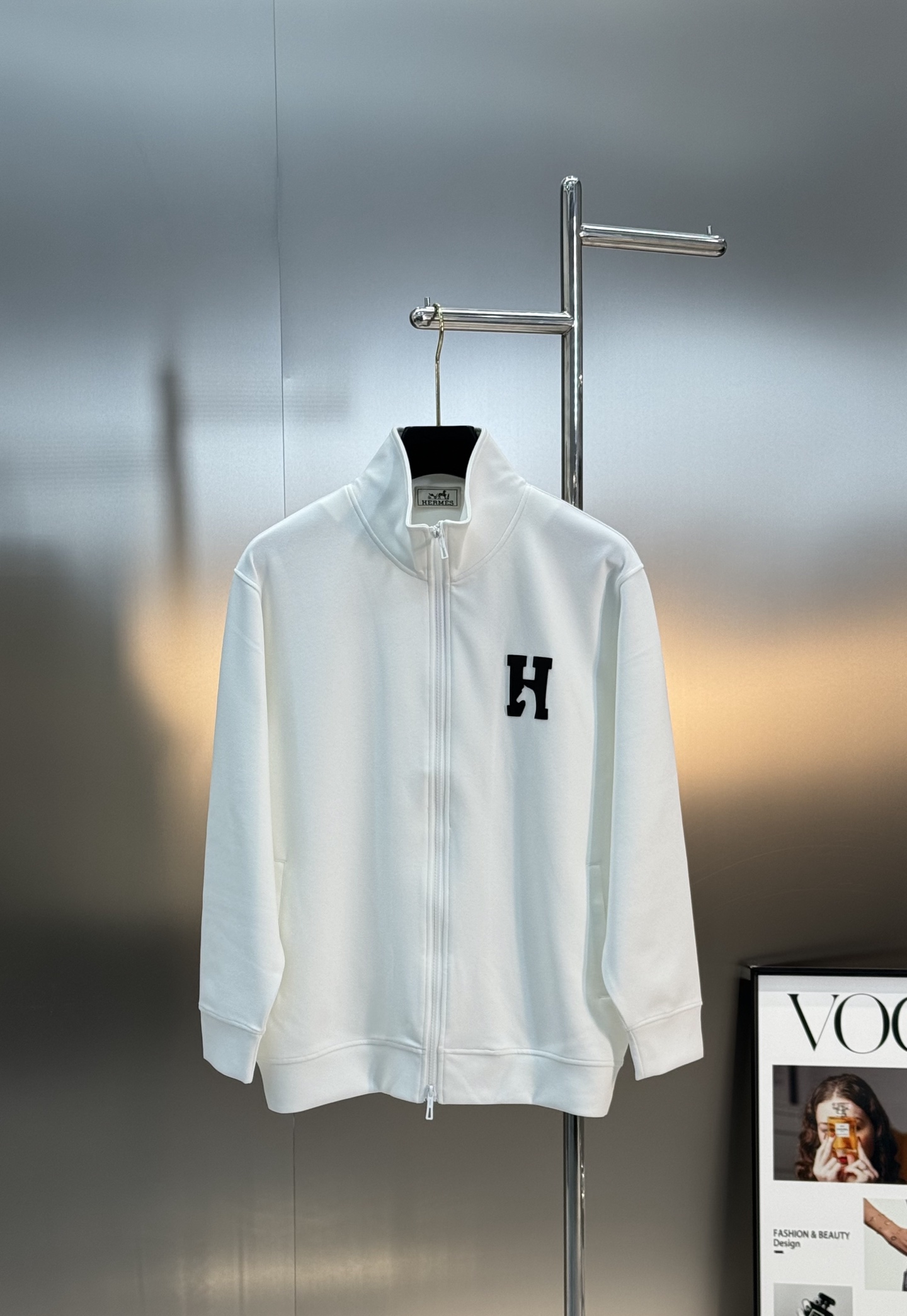 HERMES 25s Casual Tencel Set: Unisex Sportswear with Leather H Logo 3 i1755845266619 6264 0 2