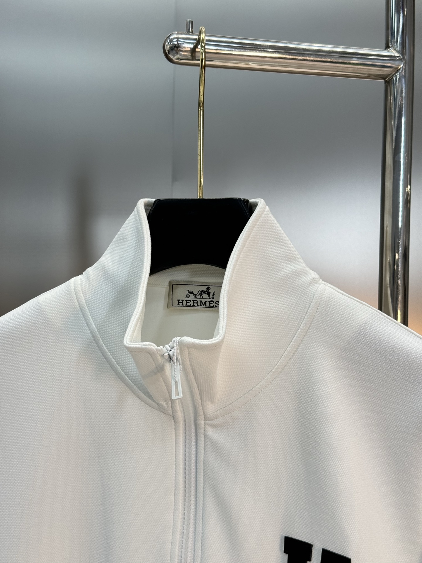 HERMES 25s Casual Tencel Set: Unisex Sportswear with Leather H Logo 5 i1755845266672 3818 0 4