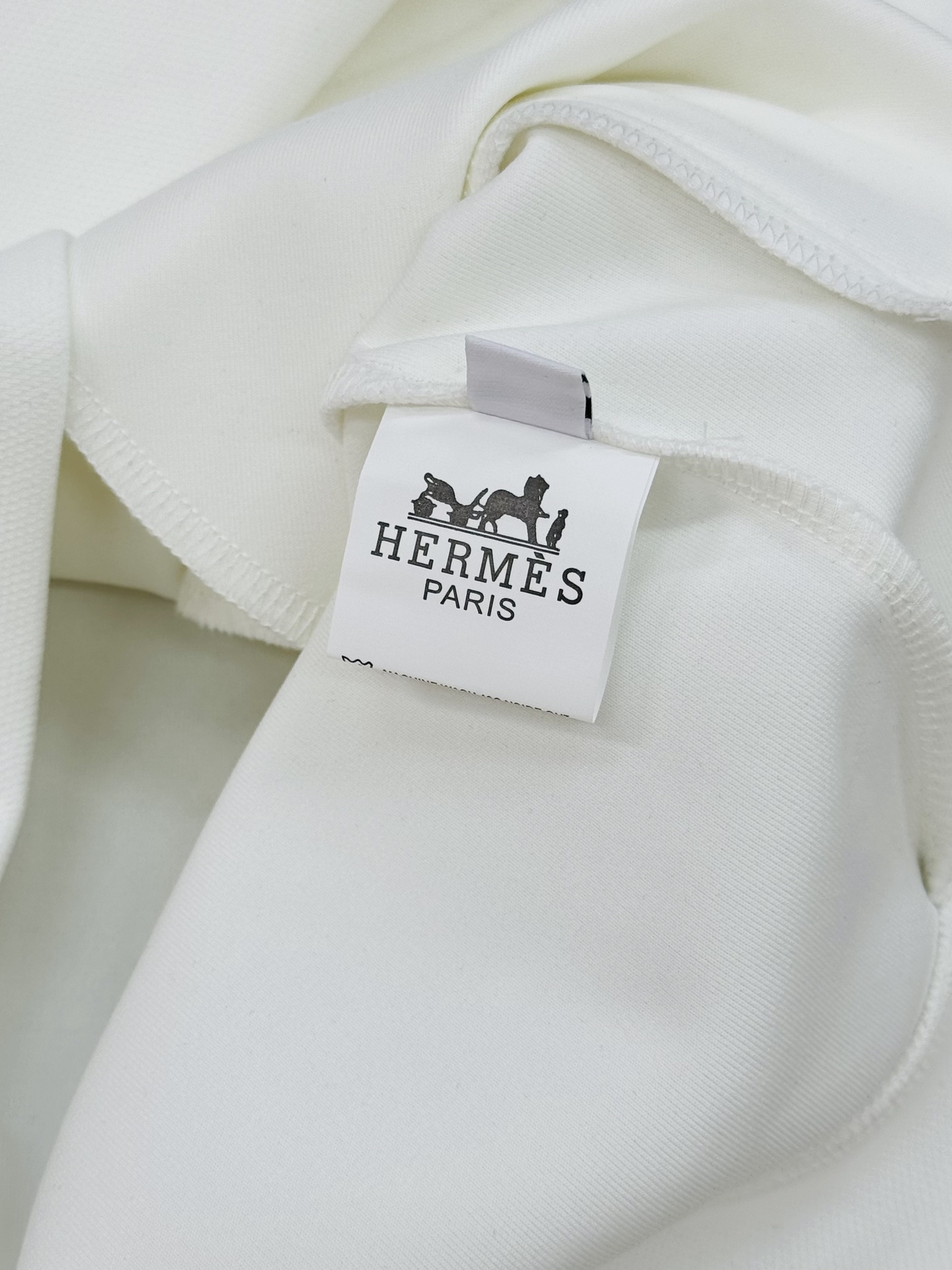 HERMES 25s Casual Tencel Set: Unisex Sportswear with Leather H Logo 10 i1755845277623 8079 0 9