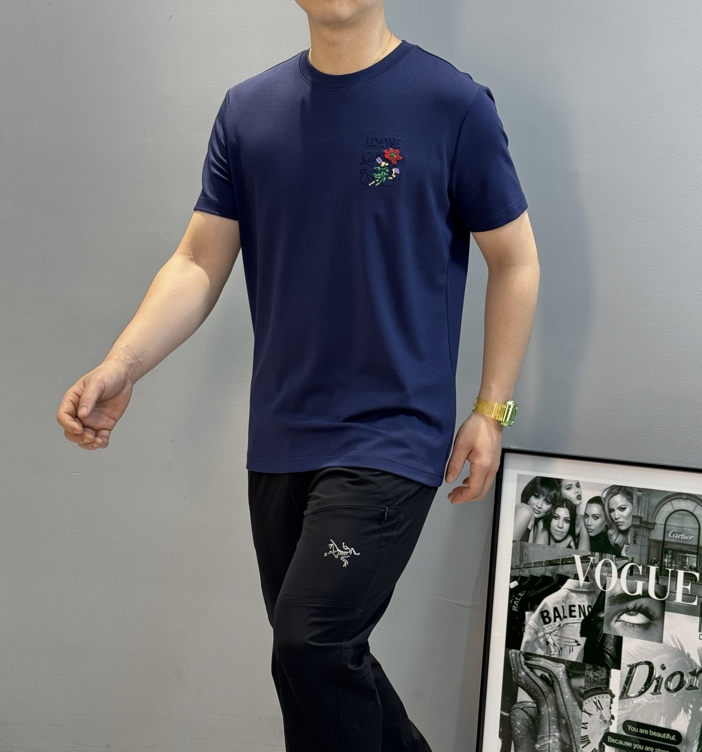 LOEW*E罗意威25s新品莫代尔T恤.原单推荐！新色系.新款绣花品牌图形.简单高级.辨识度颇具鲜明.即