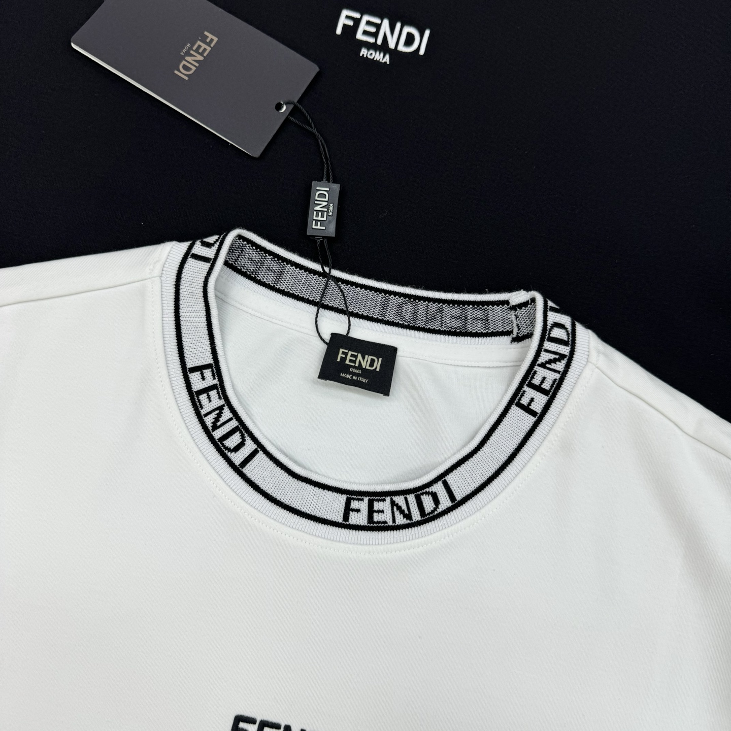 FENDI芬迪25s新品莫代尔T恤.领口订织设计.搭载fendi-LOGO.胸前刺绣🪡工艺呈现芬迪品牌形
