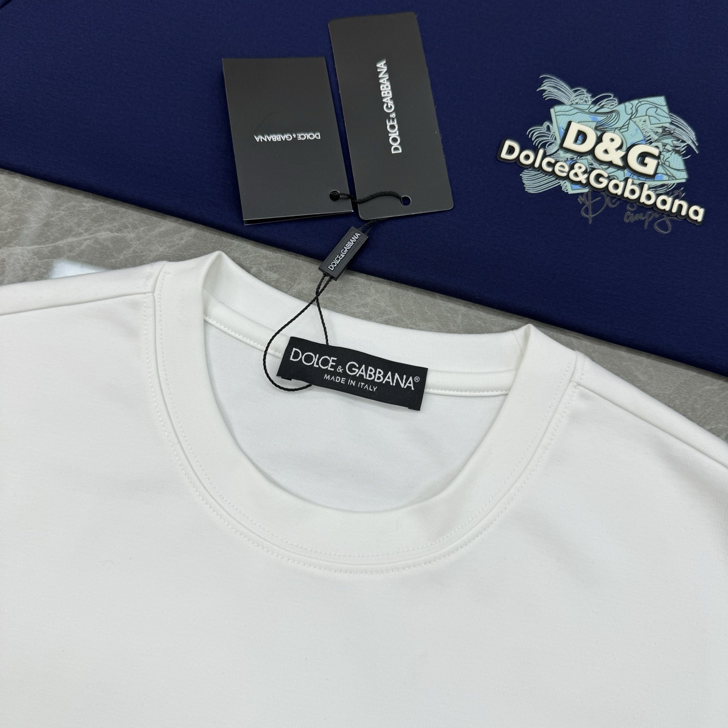 D&G*杜嘉班纳25s新品男士莫代尔圆领短袖.经典基础款推荐！优选300g莫代尔棉.婴儿的触碰感觉，入手