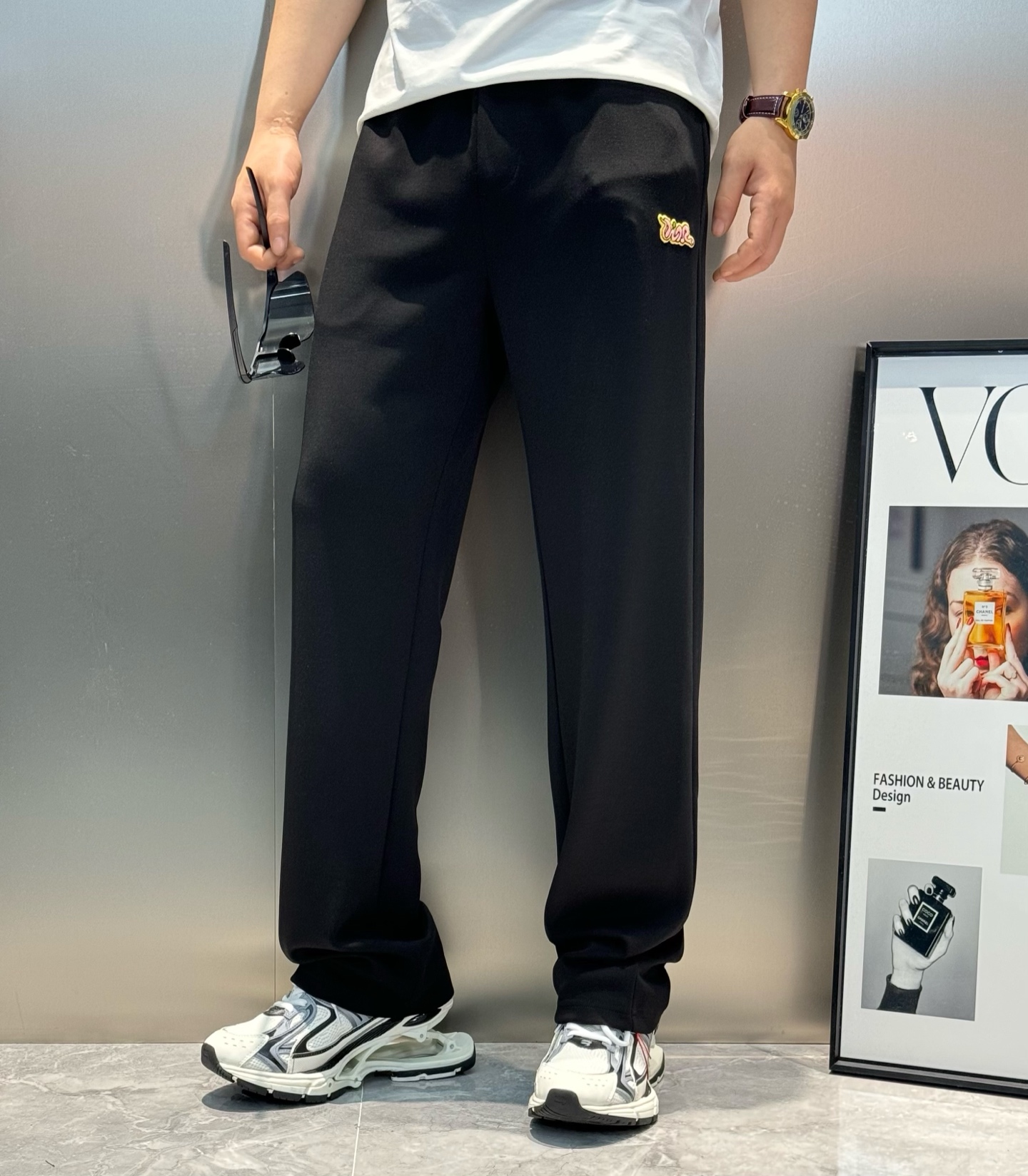 DIO*R迪奥25S新款休闲裤.直筒设计.采用定制铜氨丝空气层混纺面料，抗皱不粘灰抗静电，面料柔软舒适有