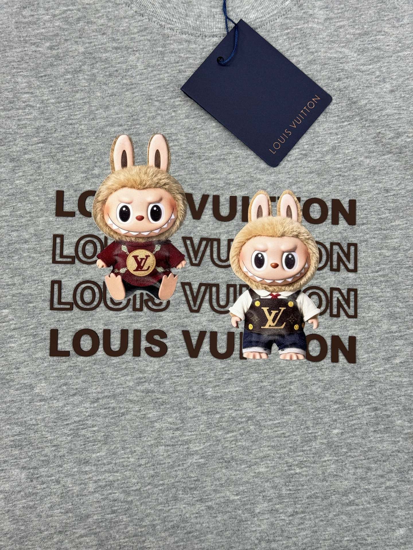 LABUBU 卡通印花‼️驴牌*新品短袖T恤.男女同款！采用280克新疆棉冰感索罗娜面料，通过索罗娜科技