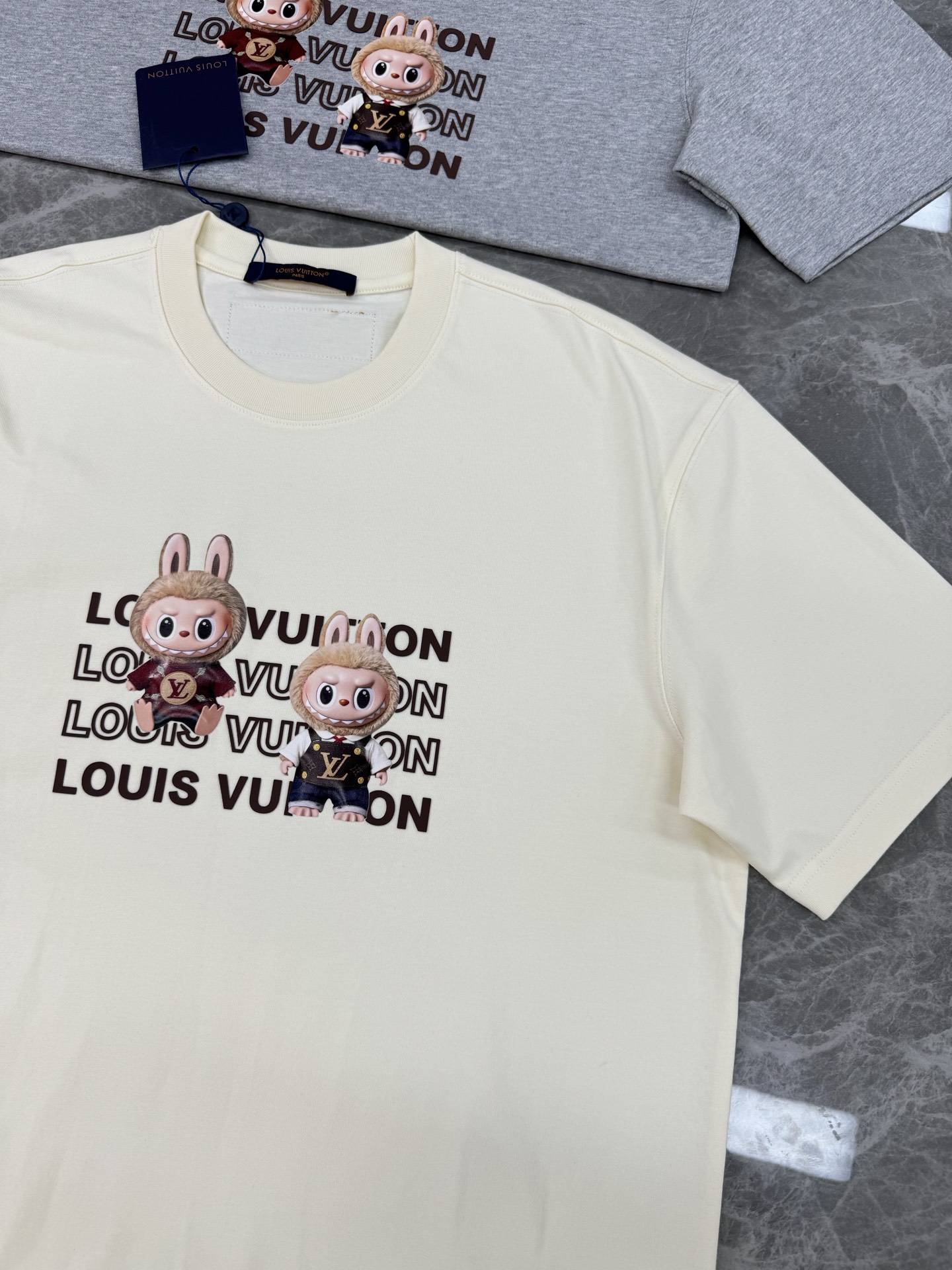 LABUBU 卡通印花‼️驴牌*新品短袖T恤.男女同款！采用280克新疆棉冰感索罗娜面料，通过索罗娜科技