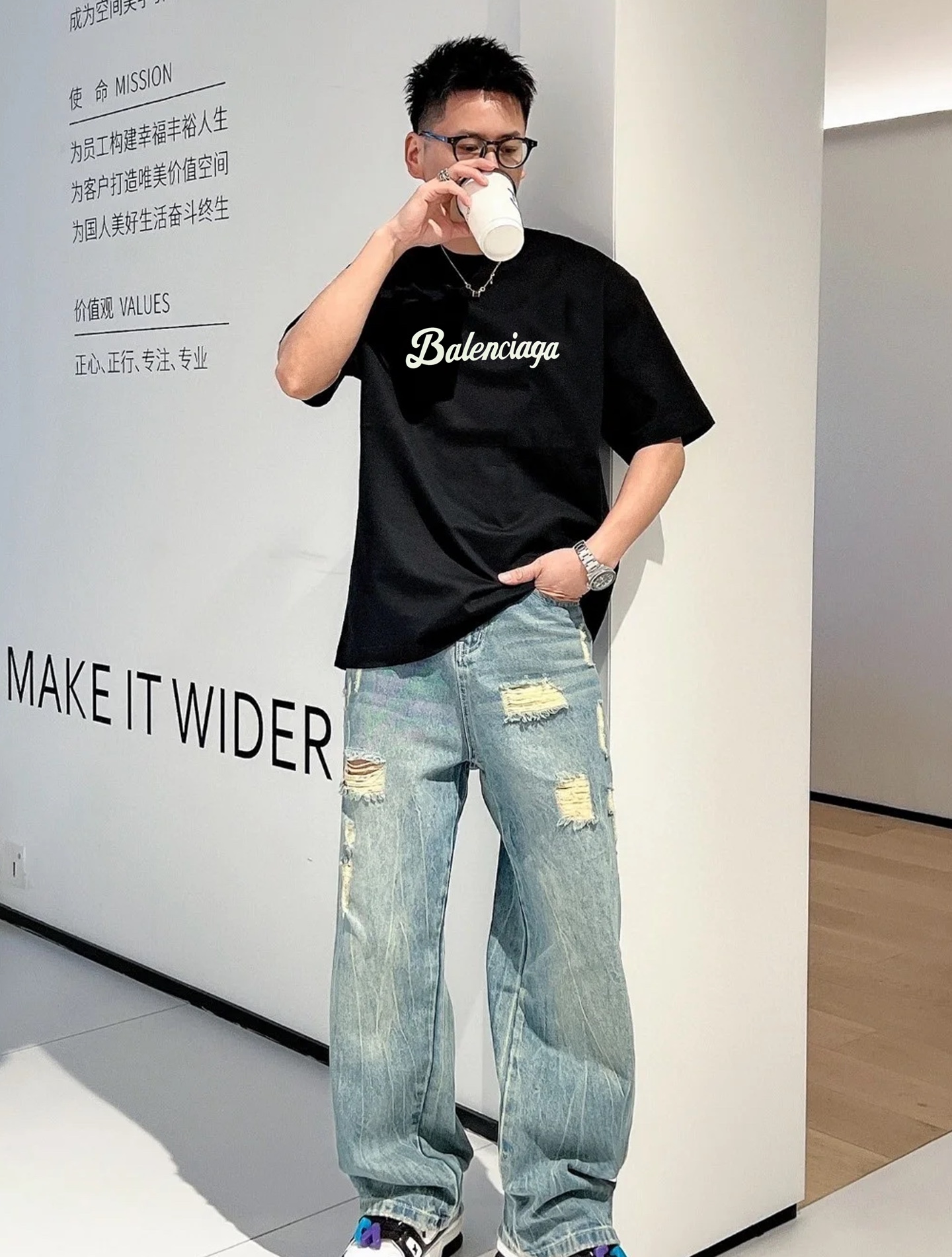 Balenciag*巴黎家25s新款T恤.干净清爽款❤️男女同款！os版型真的很迷人.品牌图形字母烫画设