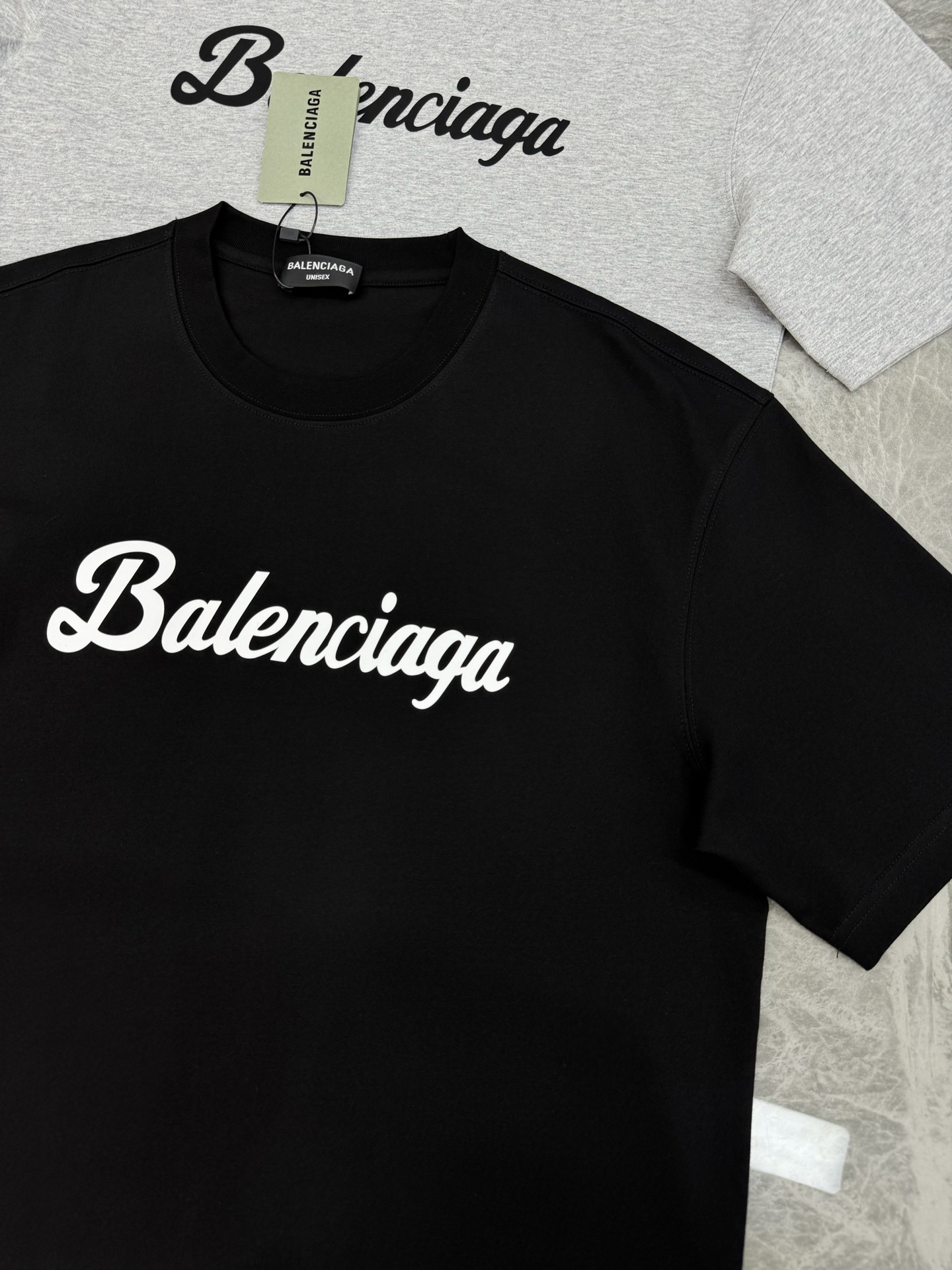 Balenciag*巴黎家25s新款T恤.干净清爽款❤️男女同款！os版型真的很迷人.品牌图形字母烫画设