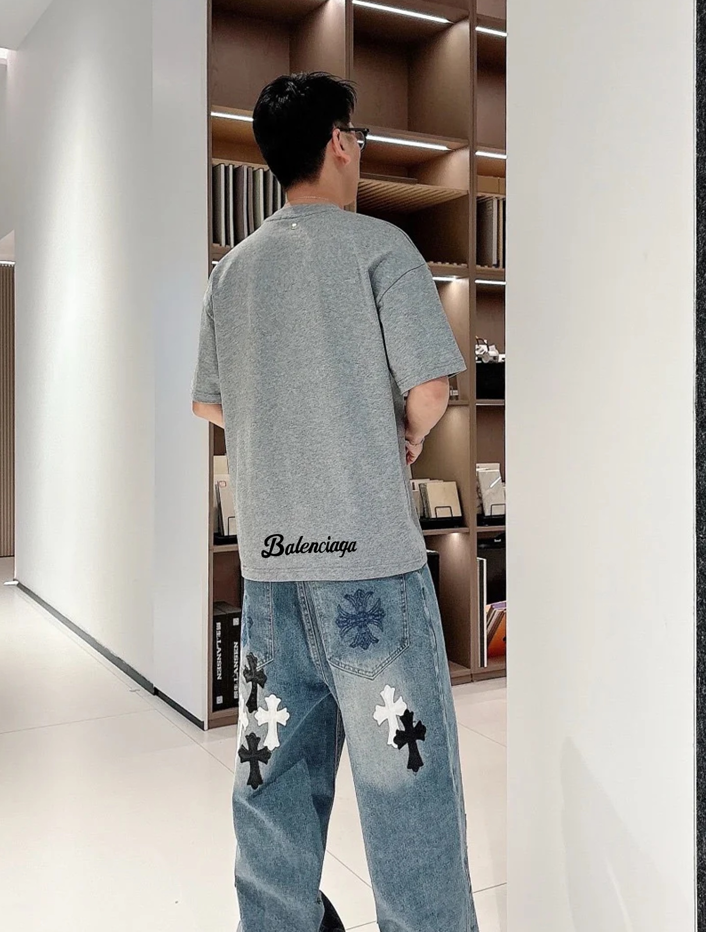 Balenciag*巴黎家25s新款T恤.干净清爽款❤️男女同款！os版型真的很迷人.品牌图形字母烫画设