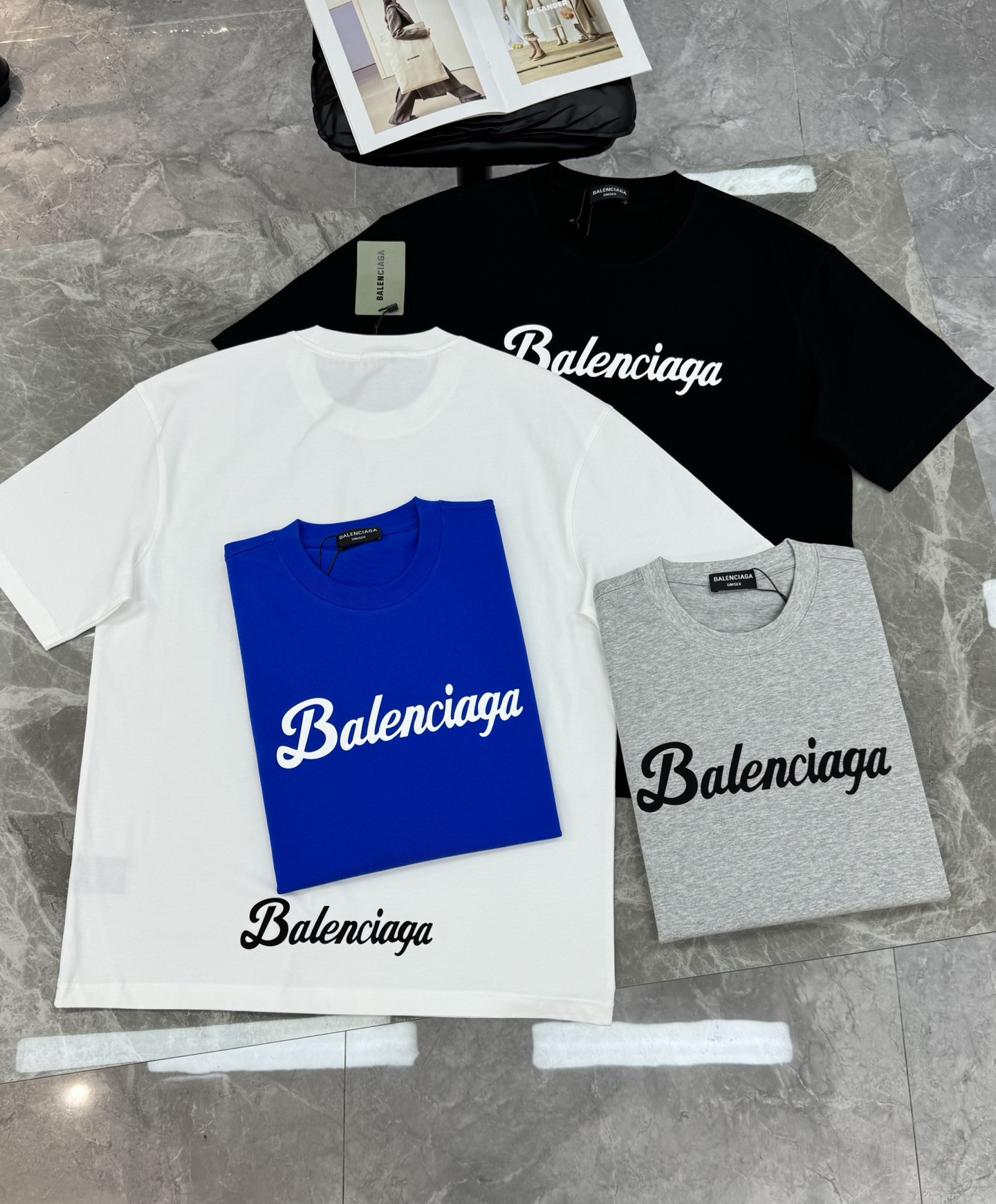 Balenciag*巴黎家25s新款T恤.干净清爽款❤️男女同款！os版型真的很迷人.品牌图形字母烫画设