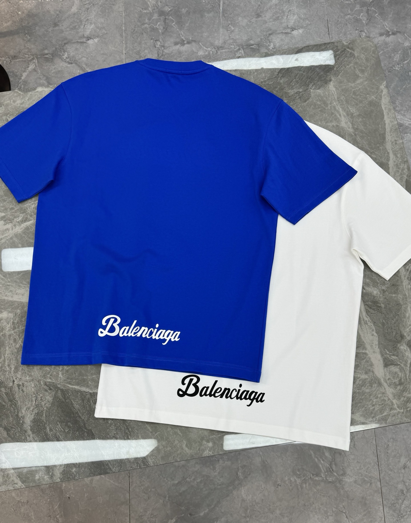 Balenciag*巴黎家25s新款T恤.干净清爽款❤️男女同款！os版型真的很迷人.品牌图形字母烫画设