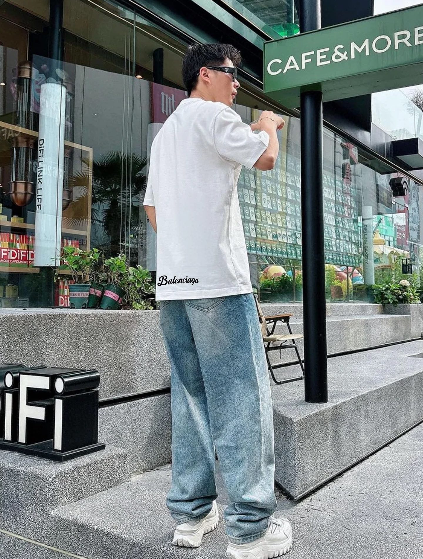 Balenciag*巴黎家25s新款T恤.干净清爽款❤️男女同款！os版型真的很迷人.品牌图形字母烫画设