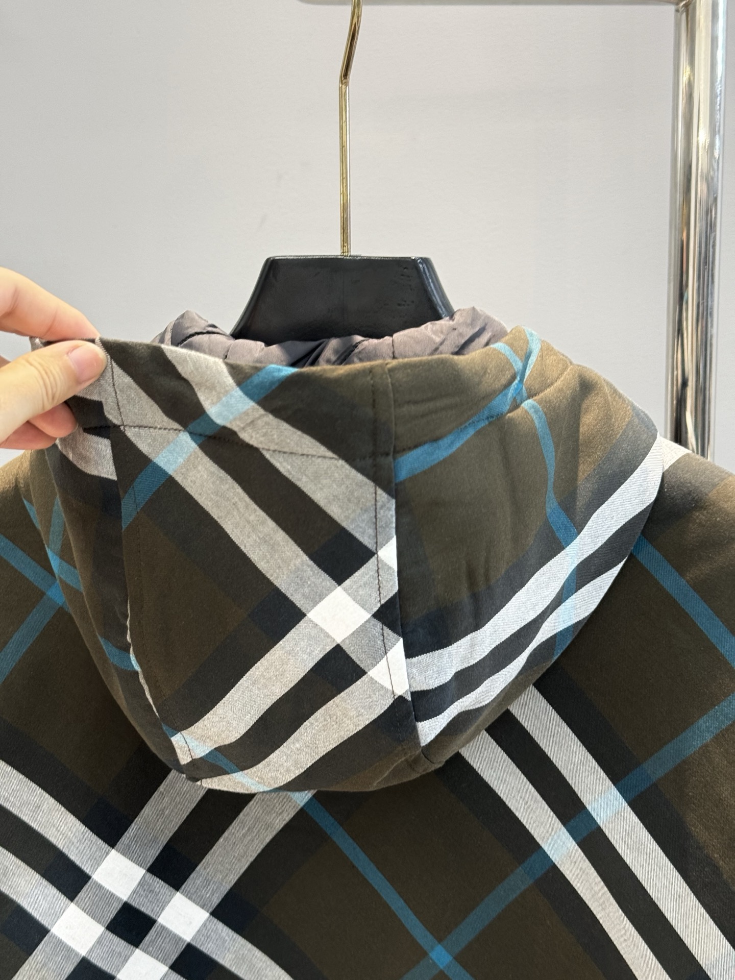 BBR*巴宝莉25s秋冬新品棉服外套！小红书同步.连帽款式.经典格子著称.原版开发1：1还原。精湛的菱形