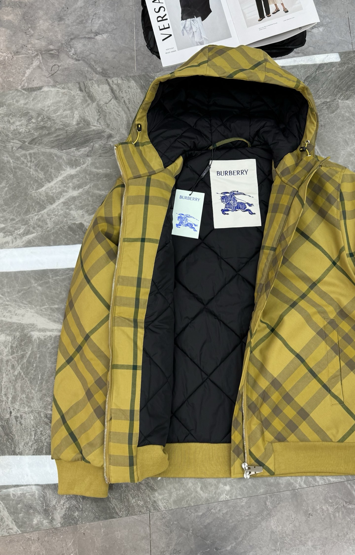 BBR*巴宝莉25s秋冬新品棉服外套！小红书同步.连帽款式.经典格子著称.原版开发1：1还原。精湛的菱形