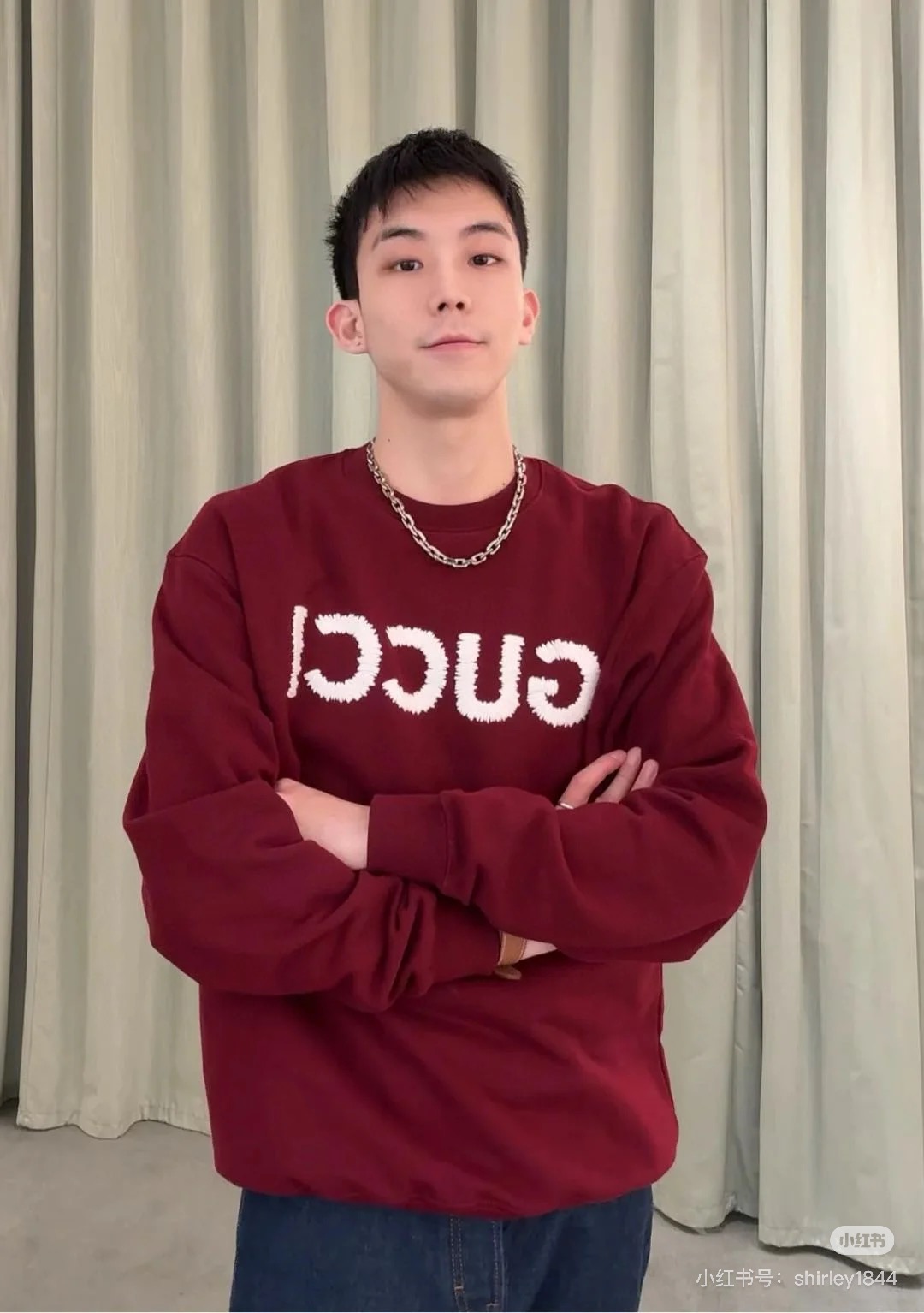 GUCC*古齐25新款圆领卫衣.情侣款推荐！经典品牌字母gucci绣花工艺.演绎出无与伦比的实力和品味！