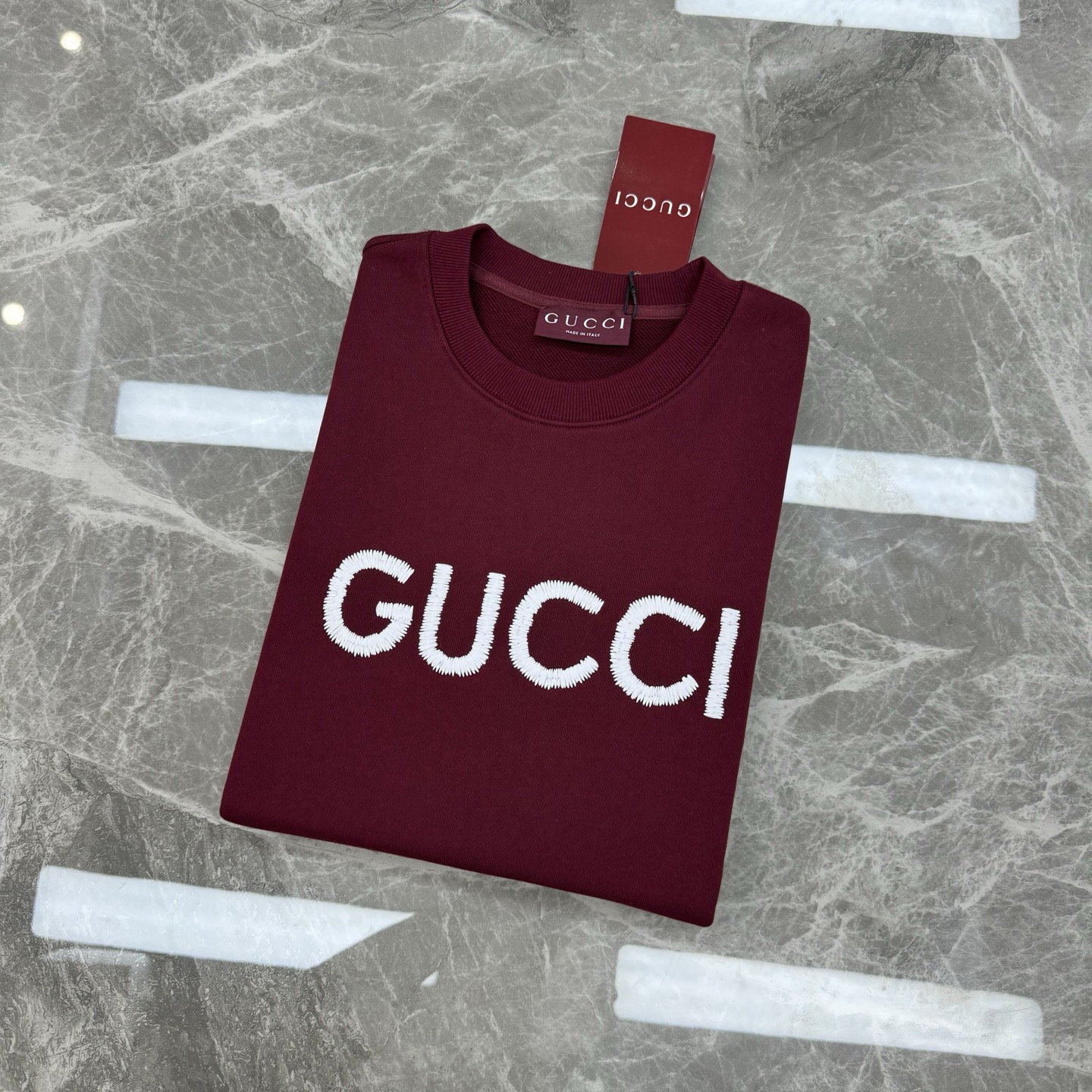 GUCC*古齐25新款圆领卫衣.情侣款推荐！经典品牌字母gucci绣花工艺.演绎出无与伦比的实力和品味！