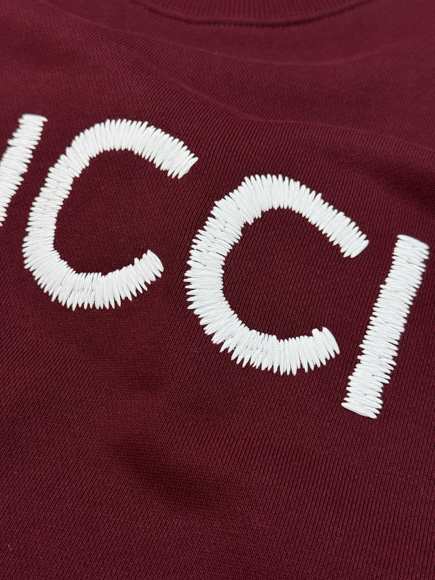 GUCC*古齐25新款圆领卫衣.情侣款推荐！经典品牌字母gucci绣花工艺.演绎出无与伦比的实力和品味！