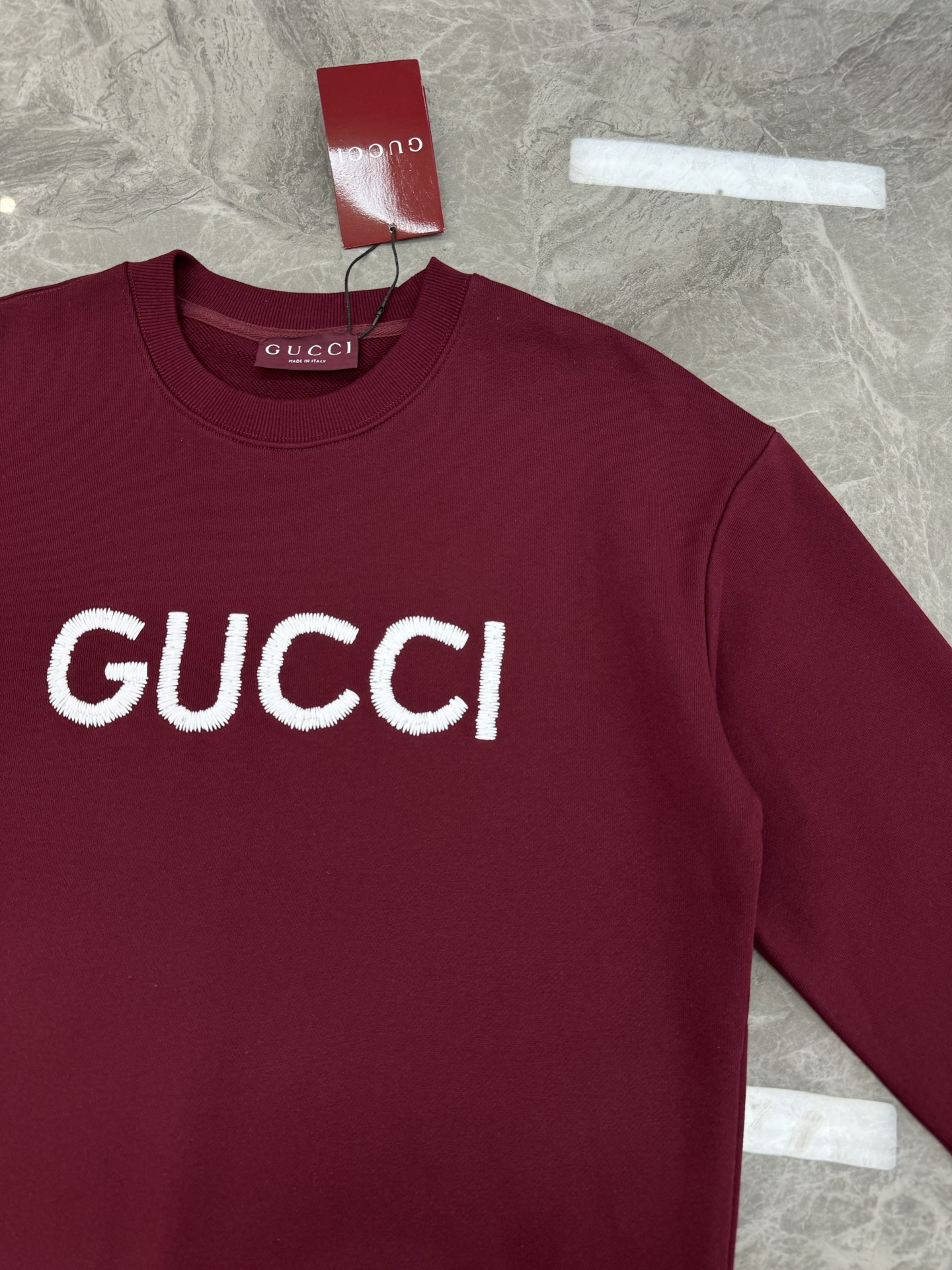 GUCC*古齐25新款圆领卫衣.情侣款推荐！经典品牌字母gucci绣花工艺.演绎出无与伦比的实力和品味！