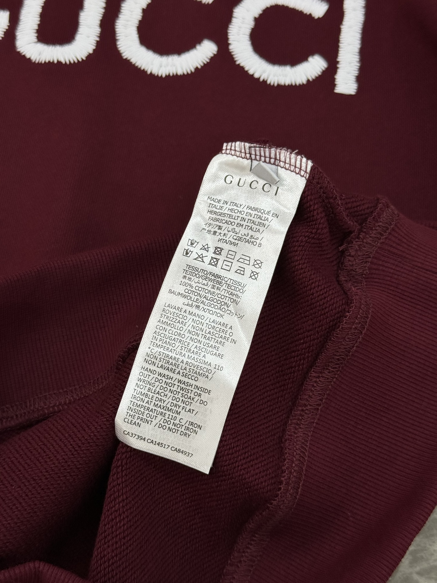 GUCC*古齐25新款圆领卫衣.情侣款推荐！经典品牌字母gucci绣花工艺.演绎出无与伦比的实力和品味！