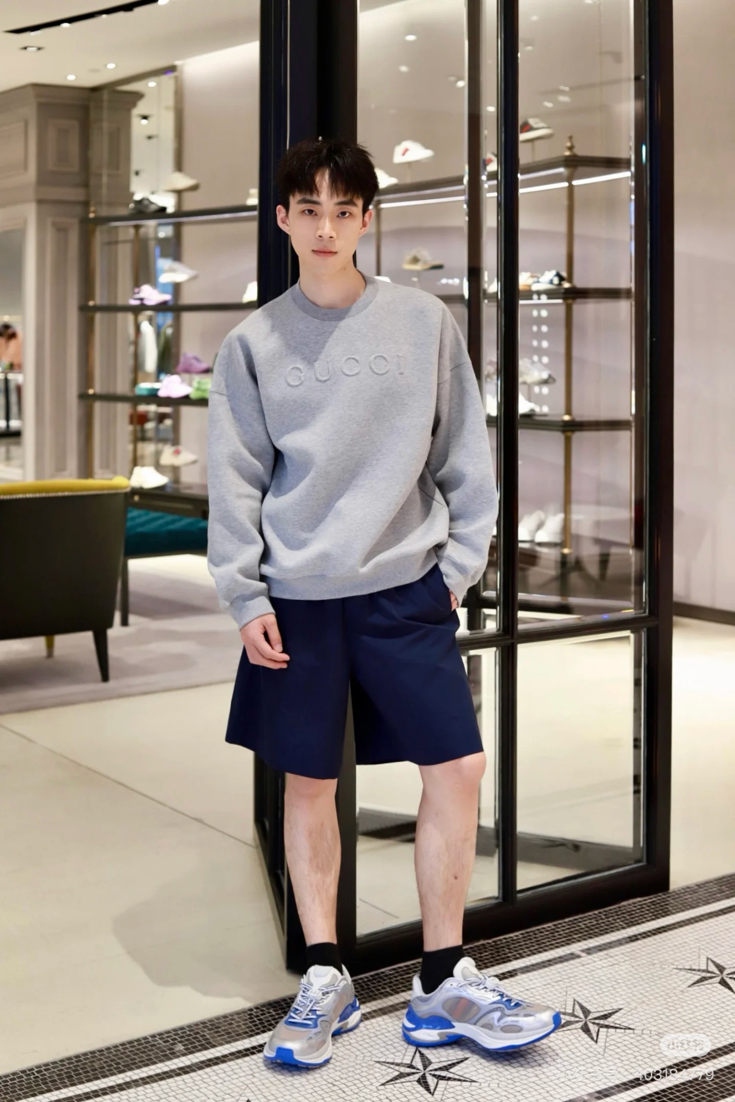 Gucci古奇25s秋冬新款圆领卫衣.新款推荐～优选380g卫衣棉质饱满柔软亲肤，情侣款首选！干净色色彩