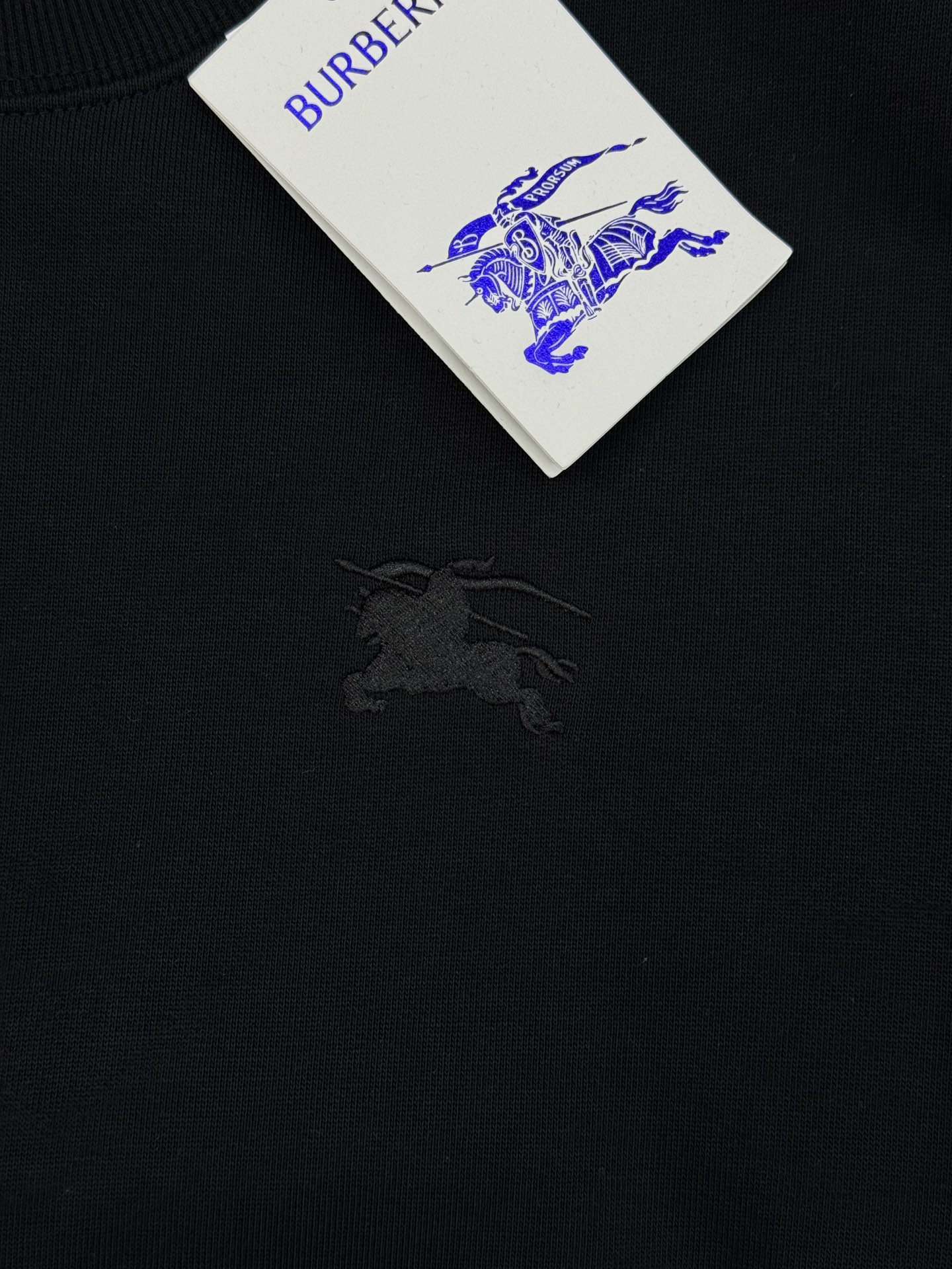 Burberry巴宝莉经典格纹拼接纯棉圆领卫衣，男女同款！拼接撞色设计， 独有的高级格纹，极具品牌识别度