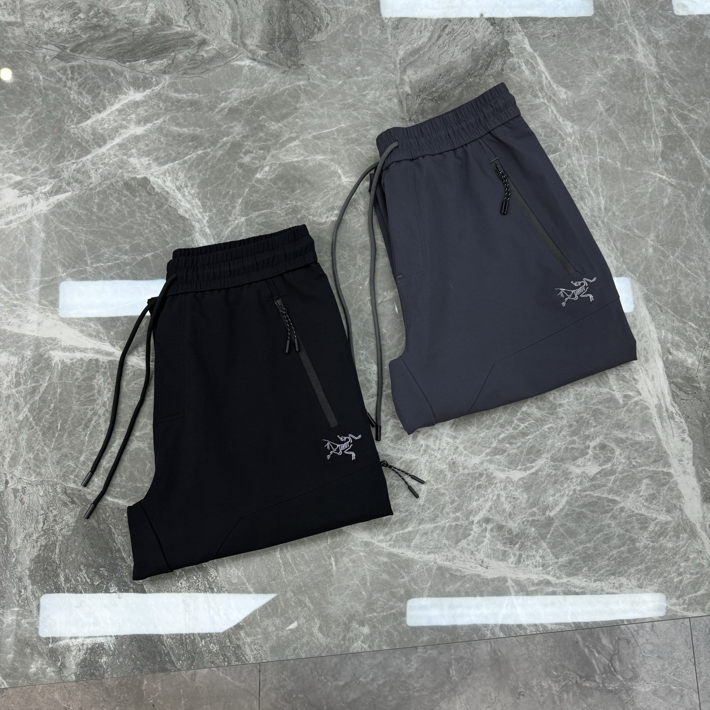 ARC'TERY*始祖-鸟25s新品男士户外运动休闲裤！！刺绣🪡工艺高端品质原单推荐！无比经典，客供防水