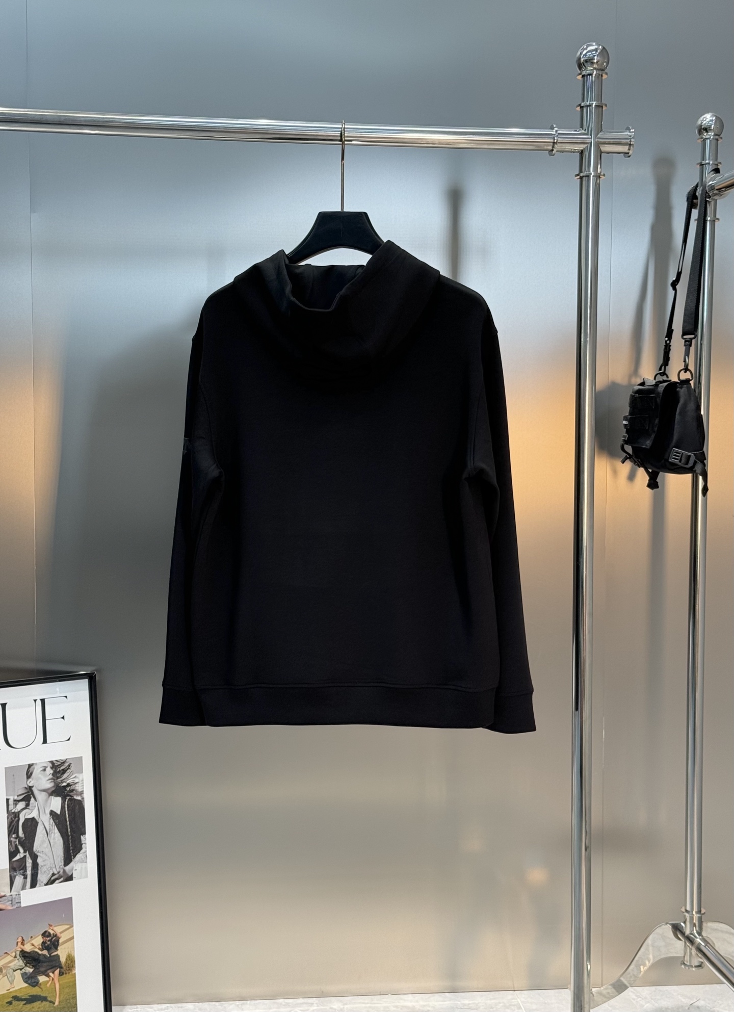 DESCENTE迪桑特 25s新品连帽卫衣.运动休闲随意搭配.采用2025新款天丝面料，亲肤舒适.抗皱不