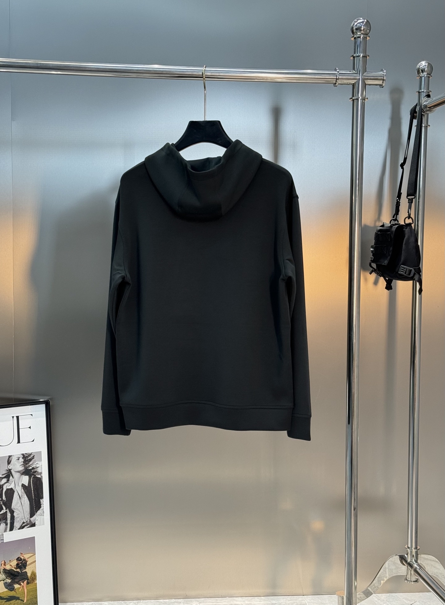 DESCENTE迪桑特 25s新品连帽卫衣.运动休闲随意搭配.采用2025新款天丝面料，亲肤舒适.抗皱不