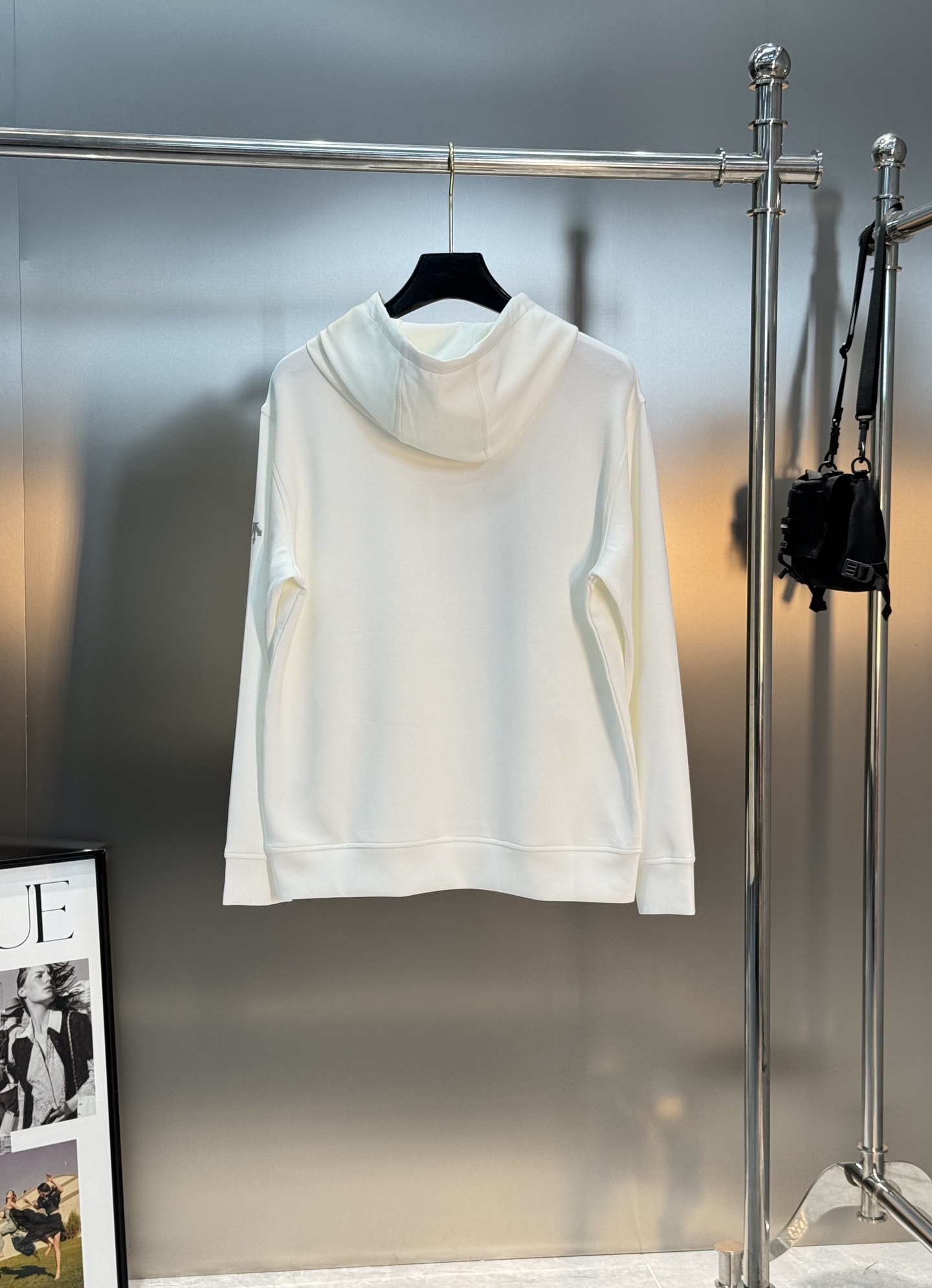 DESCENTE迪桑特 25s新品连帽卫衣.运动休闲随意搭配.采用2025新款天丝面料，亲肤舒适.抗皱不