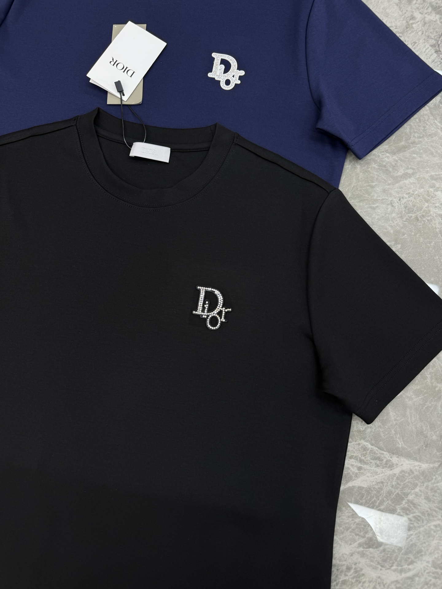 Dio*r迪-奥25s新款莫代尔T恤.基础款推荐！高级3D立体经典dior字母标识.精致立体.高感满满～