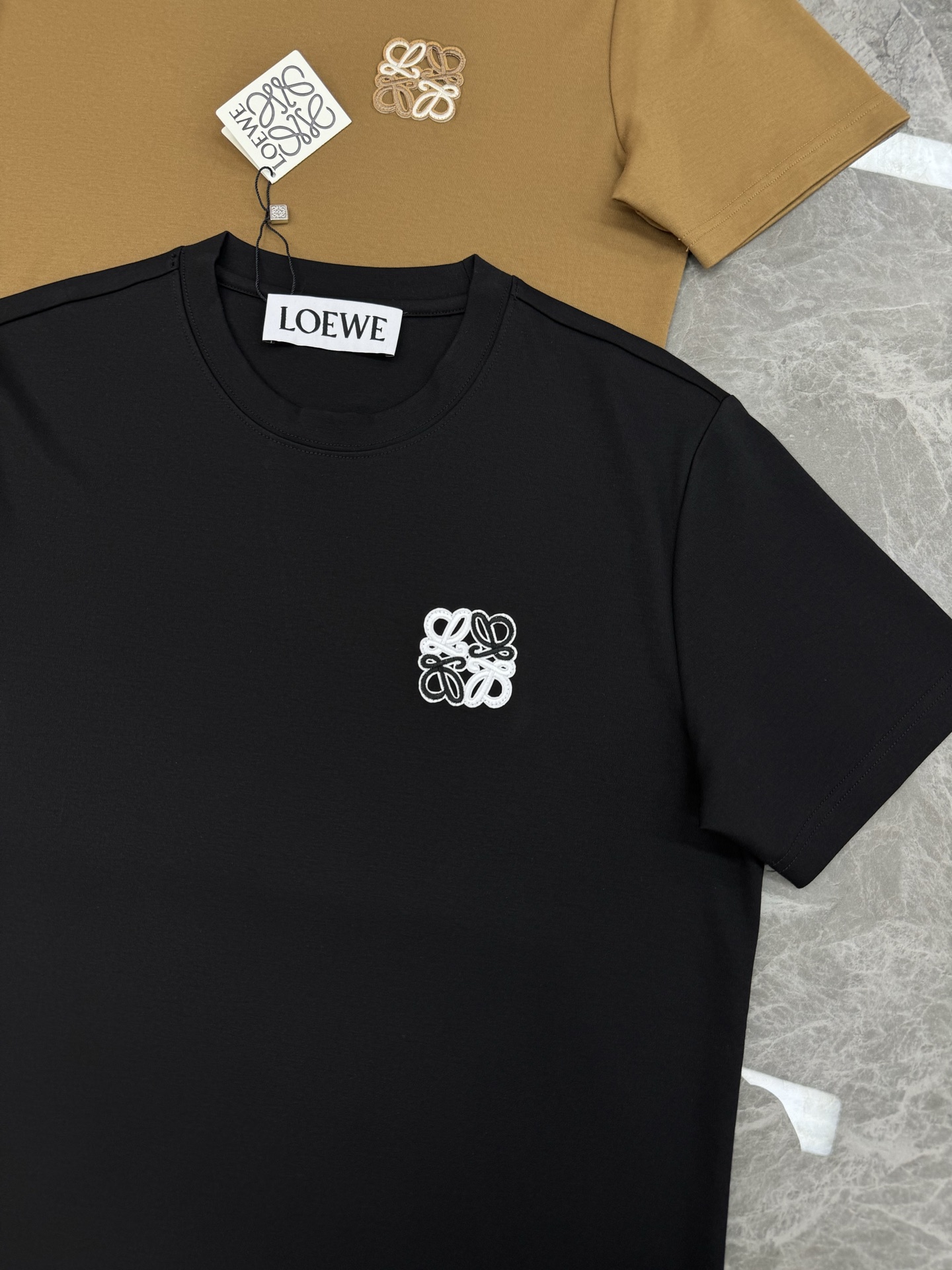 LOEW*E罗意威25s新品莫代尔T恤.基础款推荐！新色系.新款绣花品牌图形.简单高级.辨识度颇具鲜明.