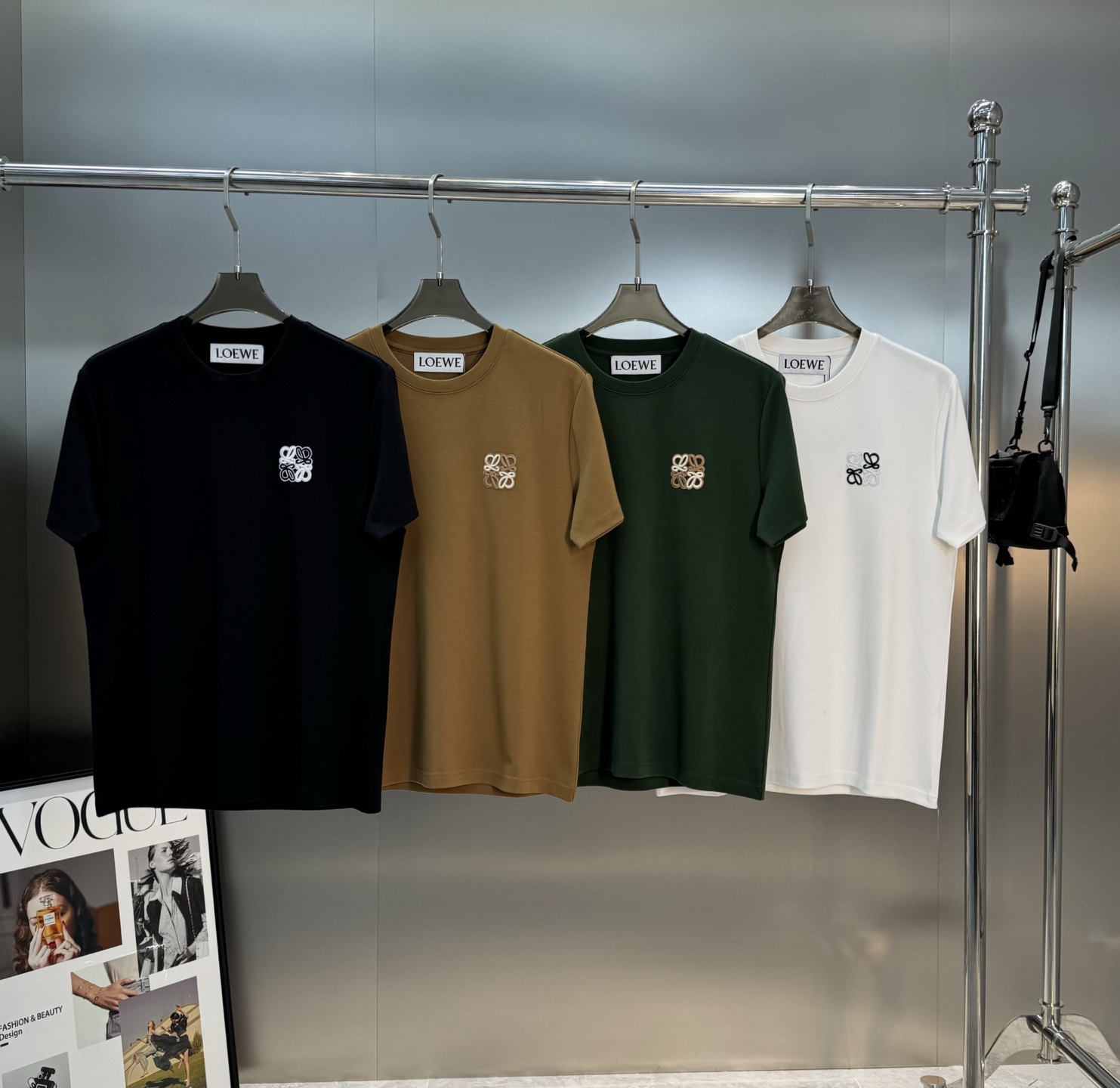 LOEW*E罗意威25s新品莫代尔T恤.基础款推荐！新色系.新款绣花品牌图形.简单高级.辨识度颇具鲜明.