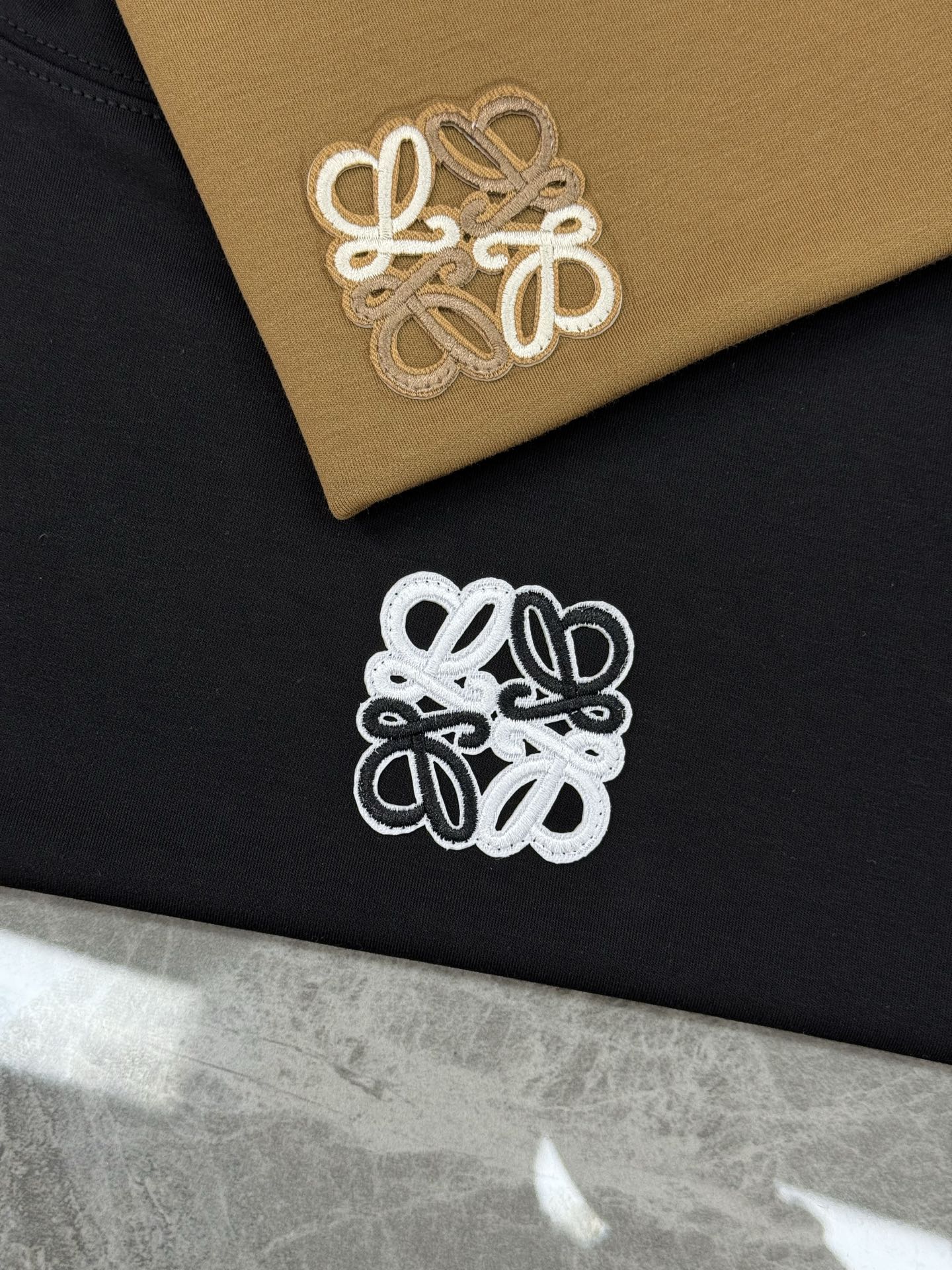 LOEW*E罗意威25s新品莫代尔T恤.基础款推荐！新色系.新款绣花品牌图形.简单高级.辨识度颇具鲜明.