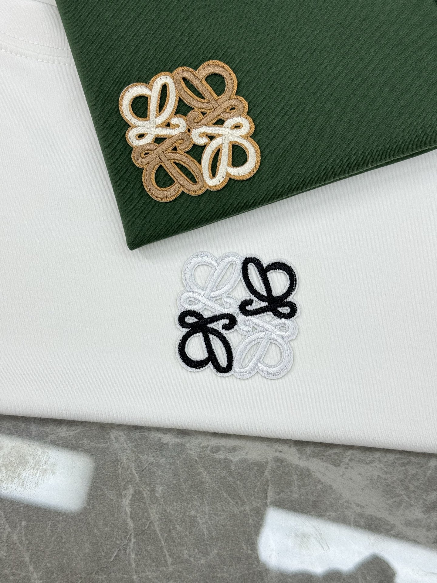 LOEW*E罗意威25s新品莫代尔T恤.基础款推荐！新色系.新款绣花品牌图形.简单高级.辨识度颇具鲜明.