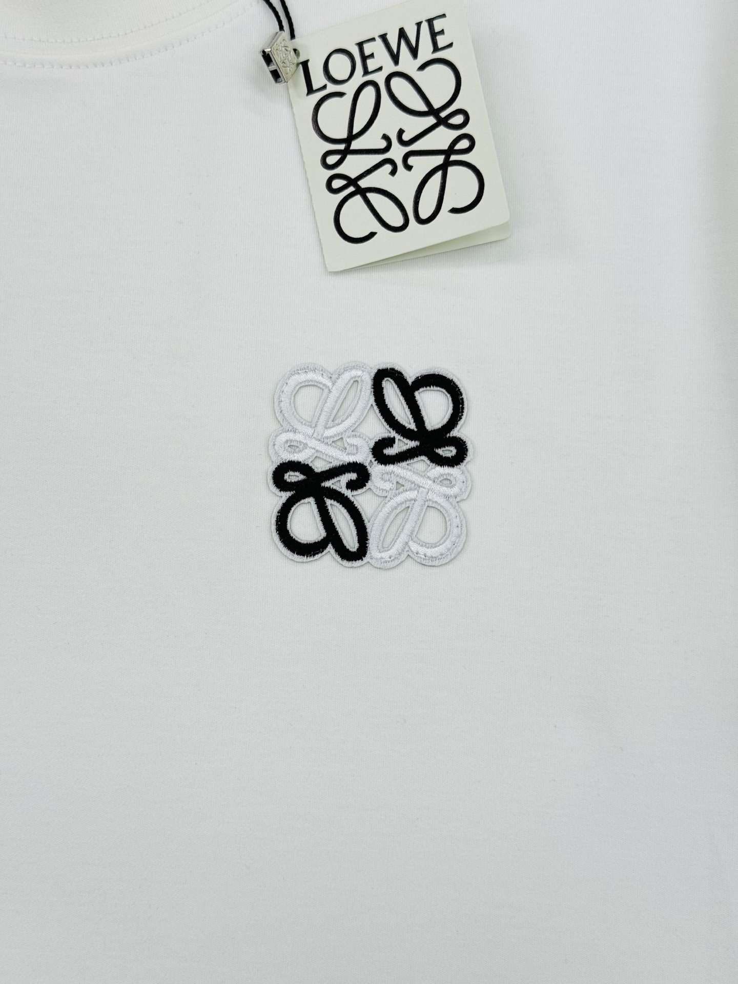 LOEW*E罗意威25s新品莫代尔T恤.基础款推荐！新色系.新款绣花品牌图形.简单高级.辨识度颇具鲜明.