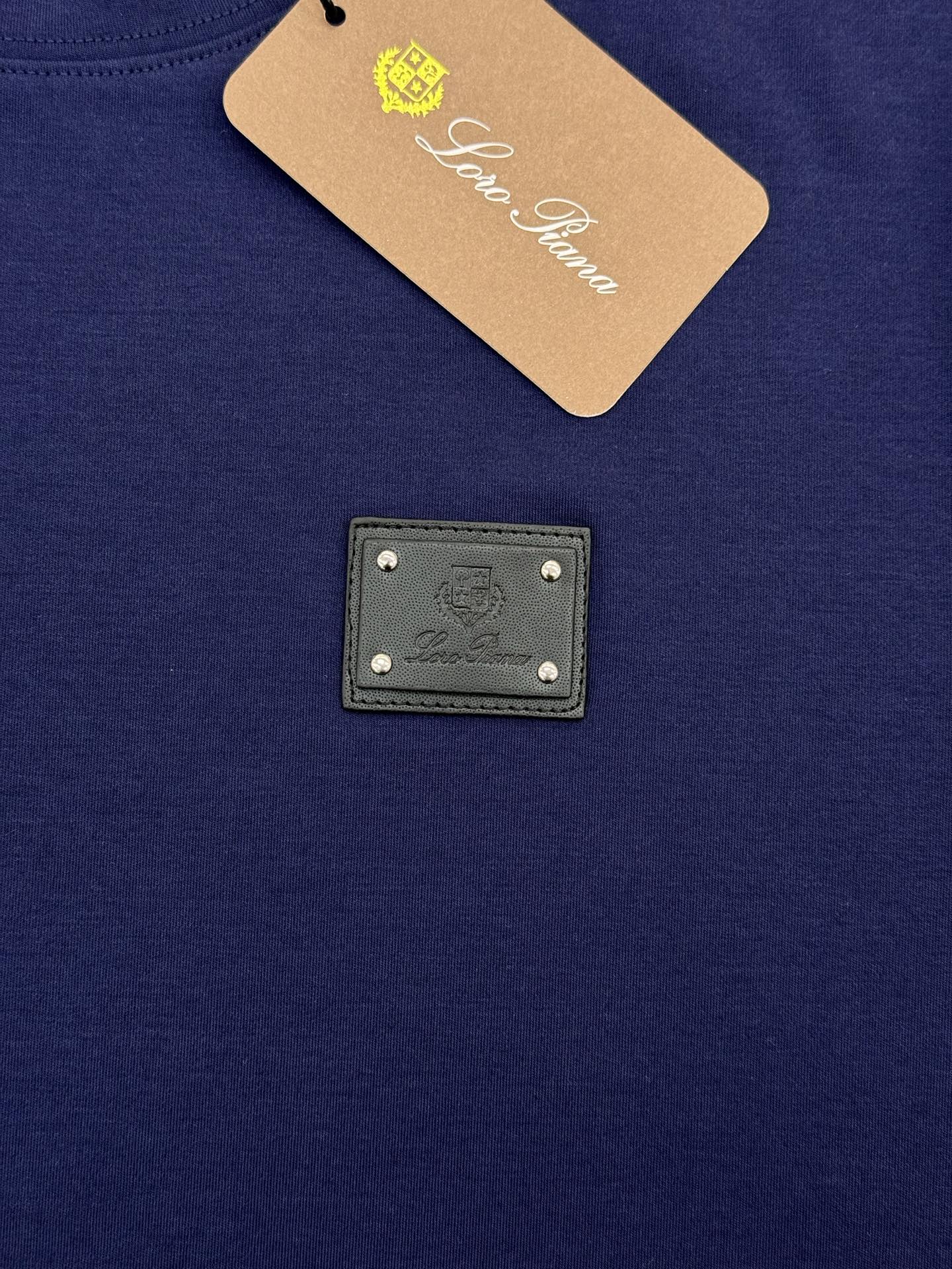 Loro Piana诺悠翩雅* 2025s新款莫代尔T恤.经典lP🆕标识.3D立体定制皮标.质感品质呈现