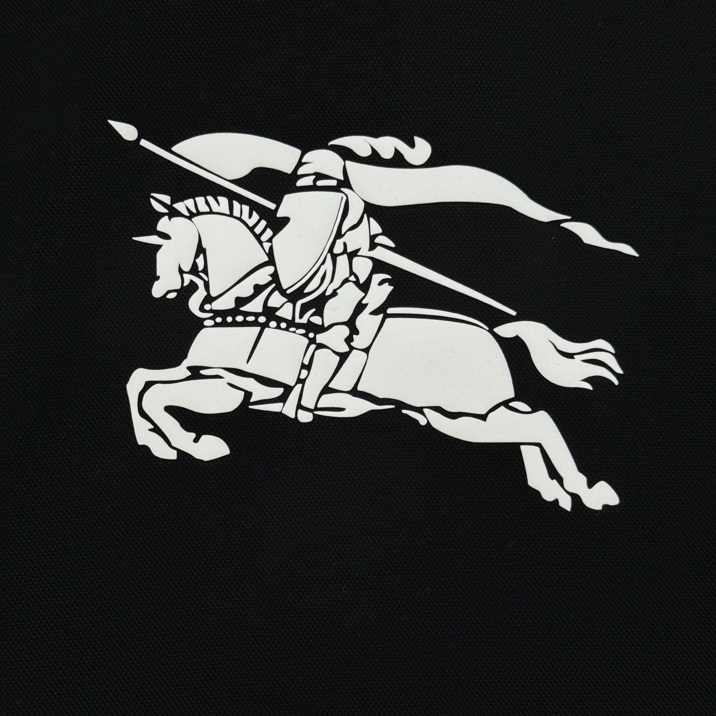 BBR巴宝莉25ss新款骑士连帽卫衣.宽松版型.这款卫衣选用380g天丝棉面料打造，呈现休闲版型。柔软舒