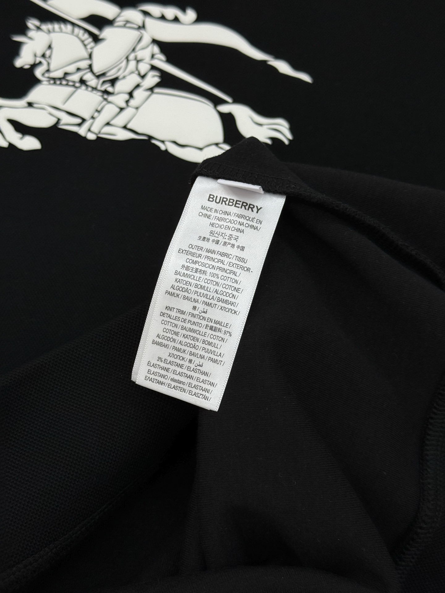 BBR巴宝莉25ss新款骑士连帽卫衣.宽松版型.这款卫衣选用380g天丝棉面料打造，呈现休闲版型。柔软舒