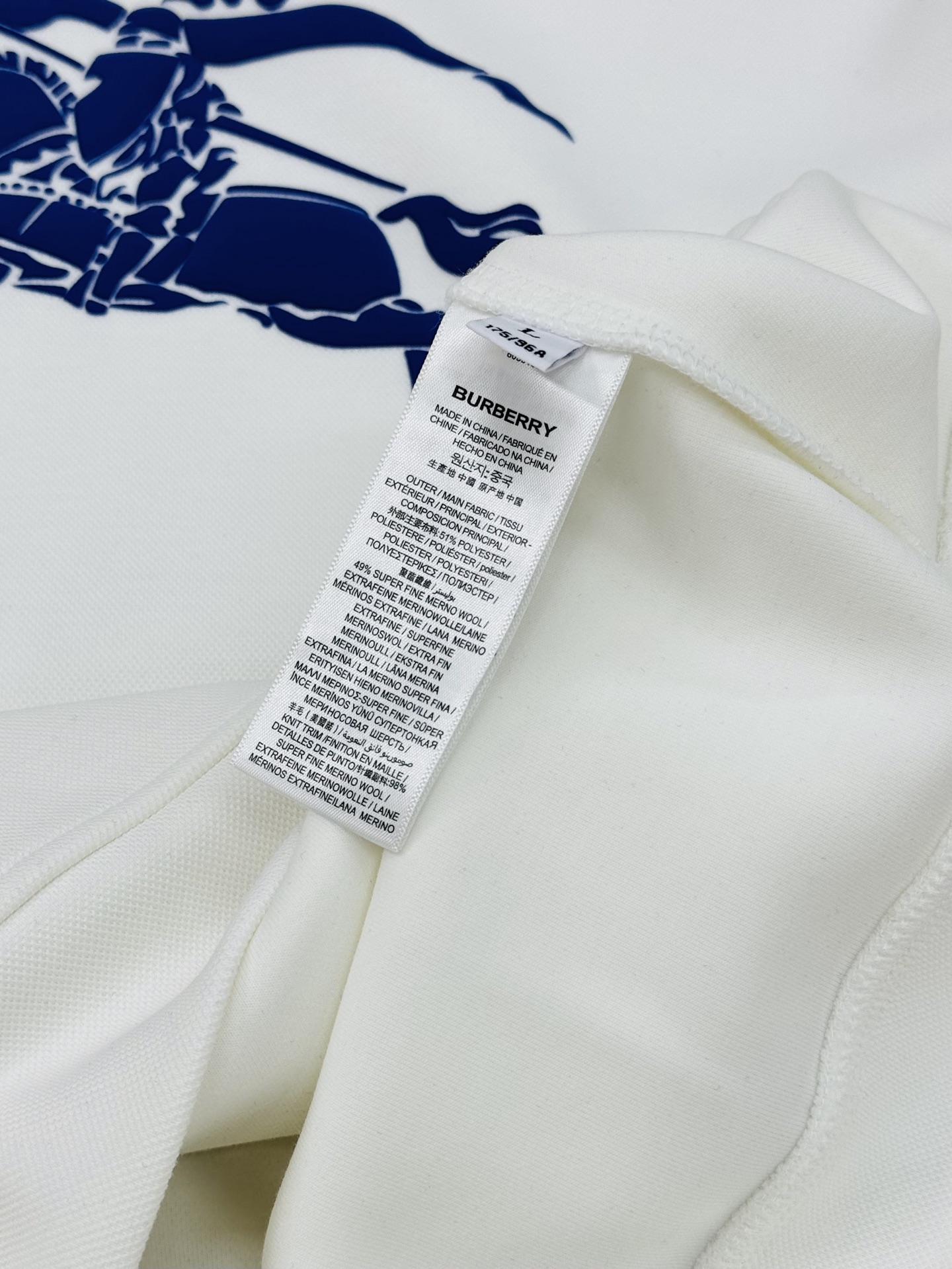 BBR巴宝莉25ss新款骑士连帽卫衣.宽松版型.这款卫衣选用380g天丝棉面料打造，呈现休闲版型。柔软舒