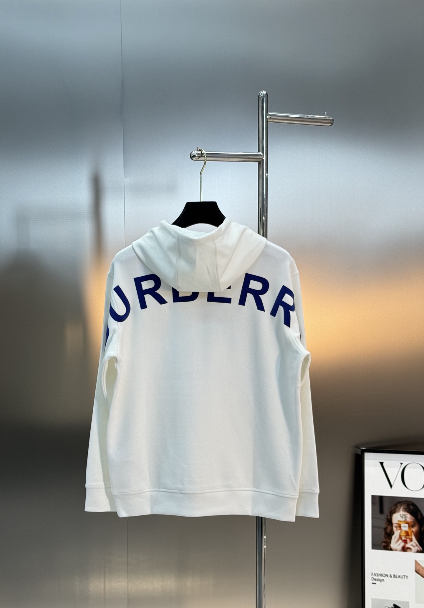 BBR巴宝莉25ss新款骑士连帽卫衣.宽松版型.这款卫衣选用380g天丝棉面料打造，呈现休闲版型。柔软舒