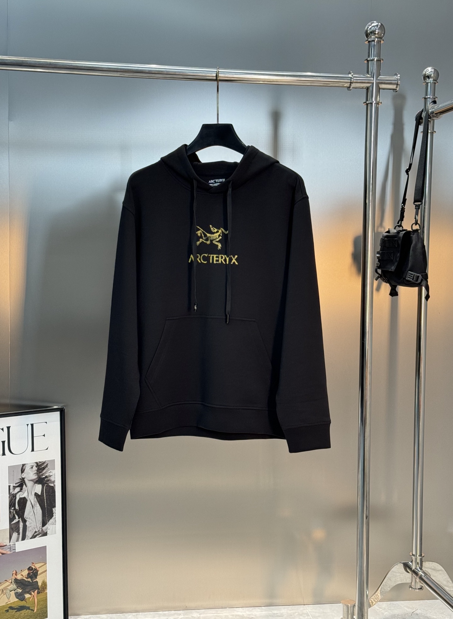 ARC'TERY*始祖鸟25s新品连帽卫衣.运动休闲随意搭配.采用2025新款棉莫面料，亲肤舒适.抗皱不