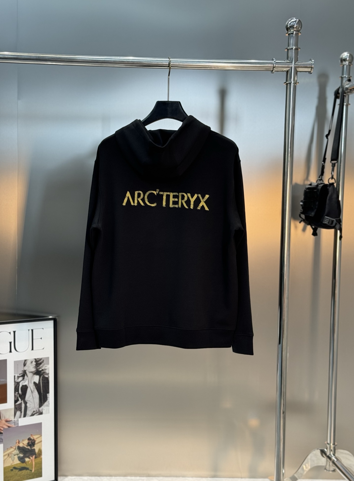 ARC'TERY*始祖鸟25s新品连帽卫衣.运动休闲随意搭配.采用2025新款棉莫面料，亲肤舒适.抗皱不