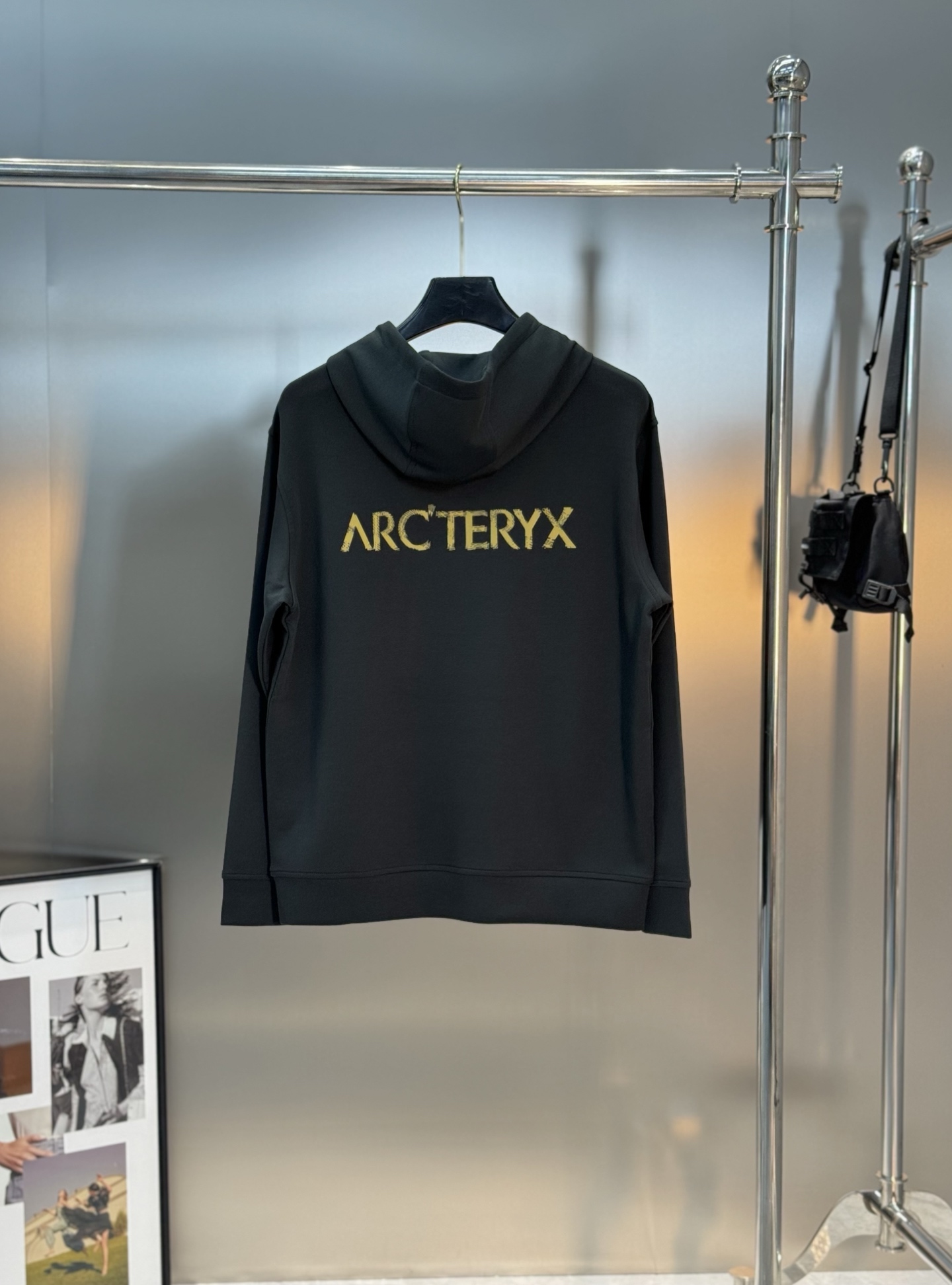 ARC'TERY*始祖鸟25s新品连帽卫衣.运动休闲随意搭配.采用2025新款棉莫面料，亲肤舒适.抗皱不