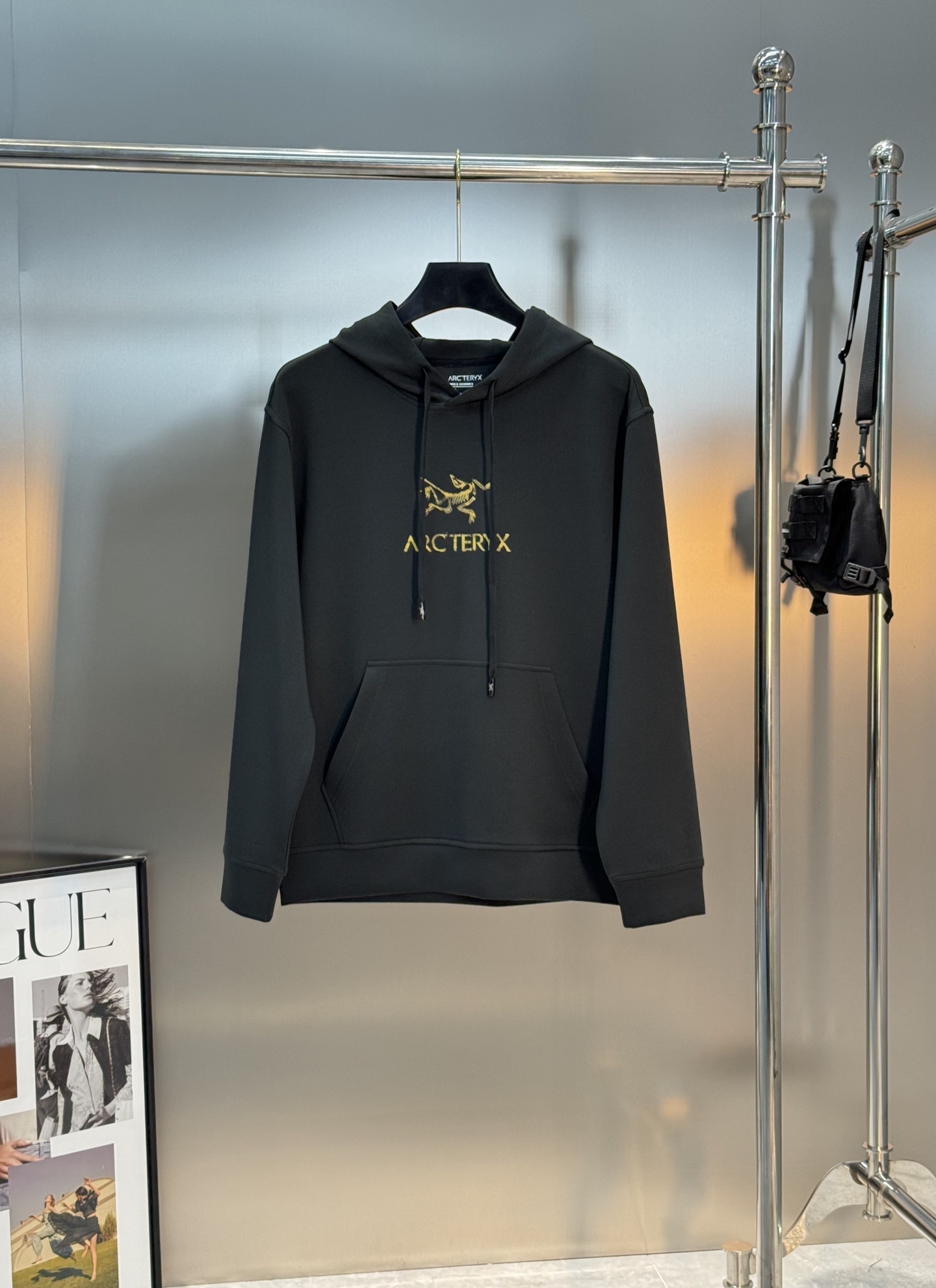 ARC'TERY*始祖鸟25s新品连帽卫衣.运动休闲随意搭配.采用2025新款棉莫面料，亲肤舒适.抗皱不