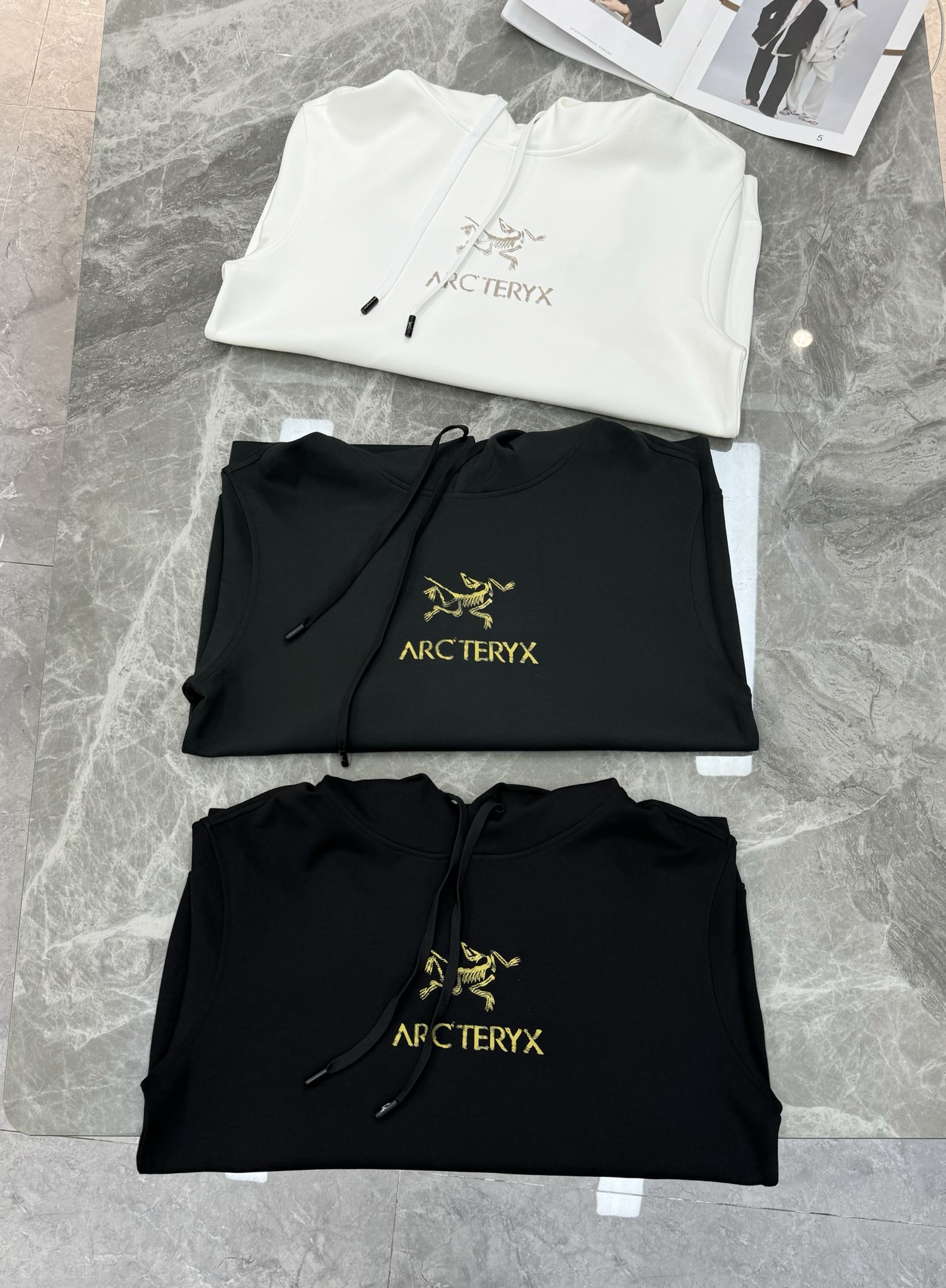 ARC'TERY*始祖鸟25s新品连帽卫衣.运动休闲随意搭配.采用2025新款棉莫面料，亲肤舒适.抗皱不