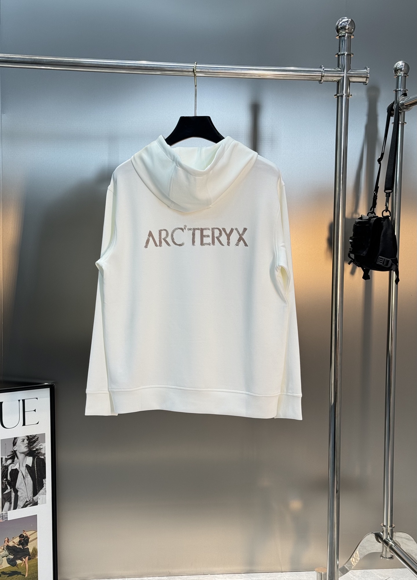 ARC'TERY*始祖鸟25s新品连帽卫衣.运动休闲随意搭配.采用2025新款棉莫面料，亲肤舒适.抗皱不