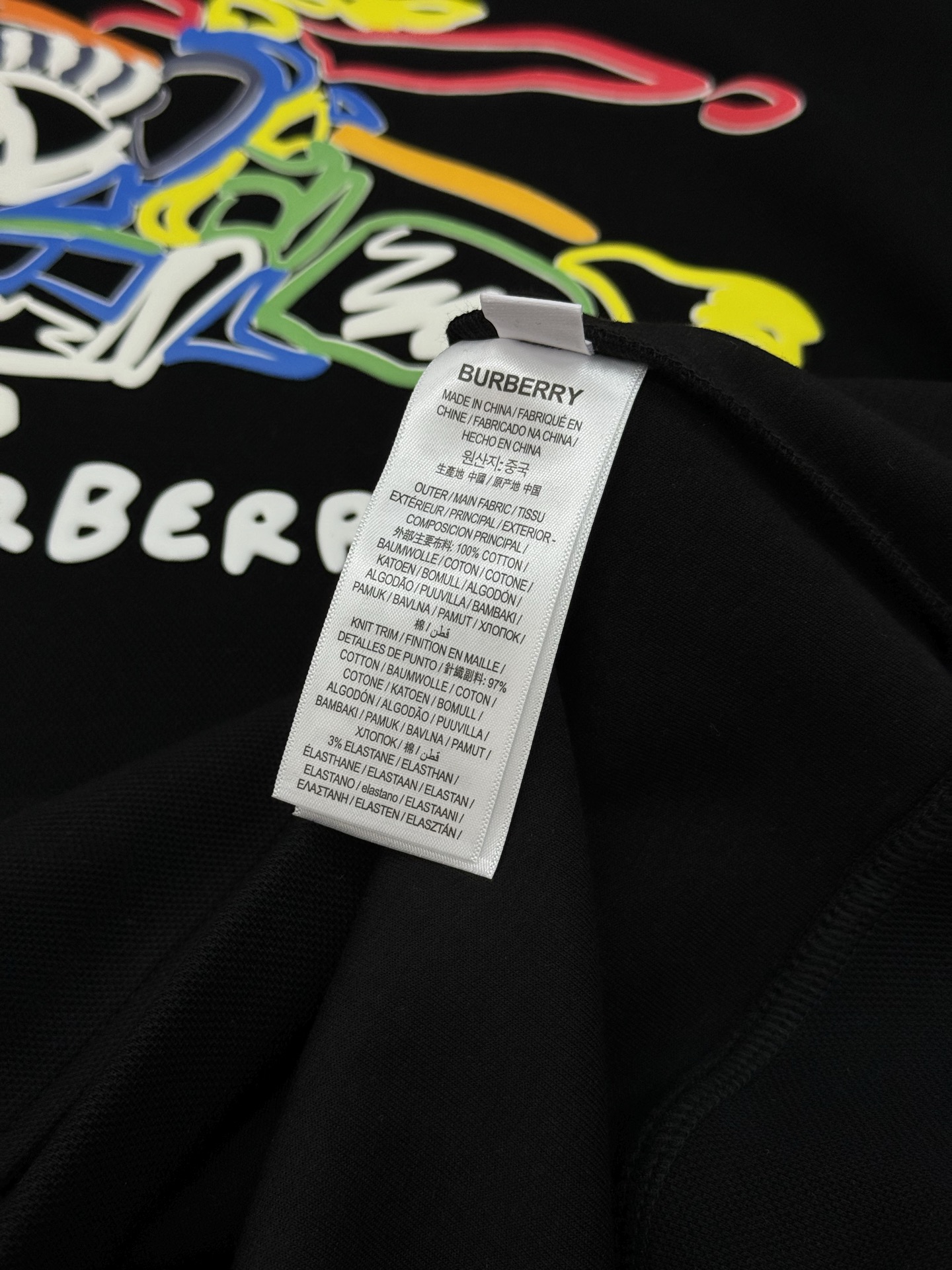 BBR*巴宝莉新品连帽卫衣.经典战马造型.选用轻盈天丝棉质面料打造而成，通过高密度棉纤维在单层面料中实现