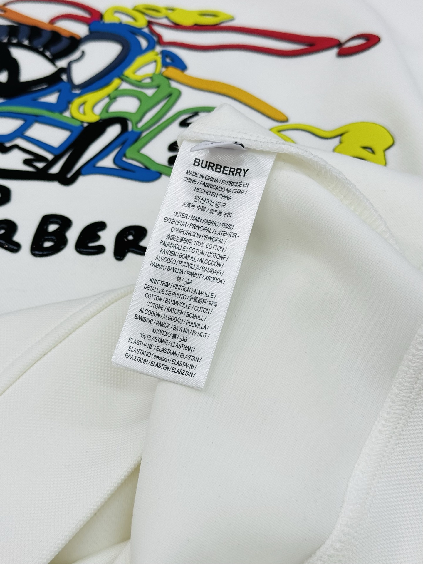 BBR*巴宝莉新品连帽卫衣.经典战马造型.选用轻盈天丝棉质面料打造而成，通过高密度棉纤维在单层面料中实现