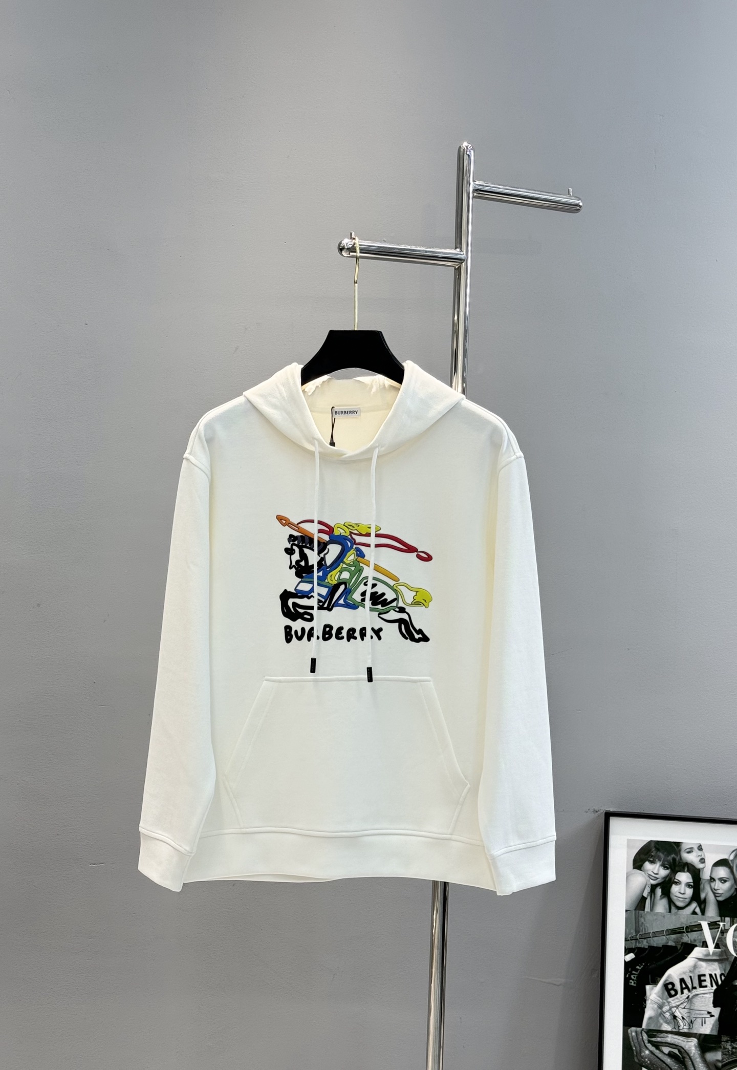 BBR*巴宝莉新品连帽卫衣.经典战马造型.选用轻盈天丝棉质面料打造而成，通过高密度棉纤维在单层面料中实现